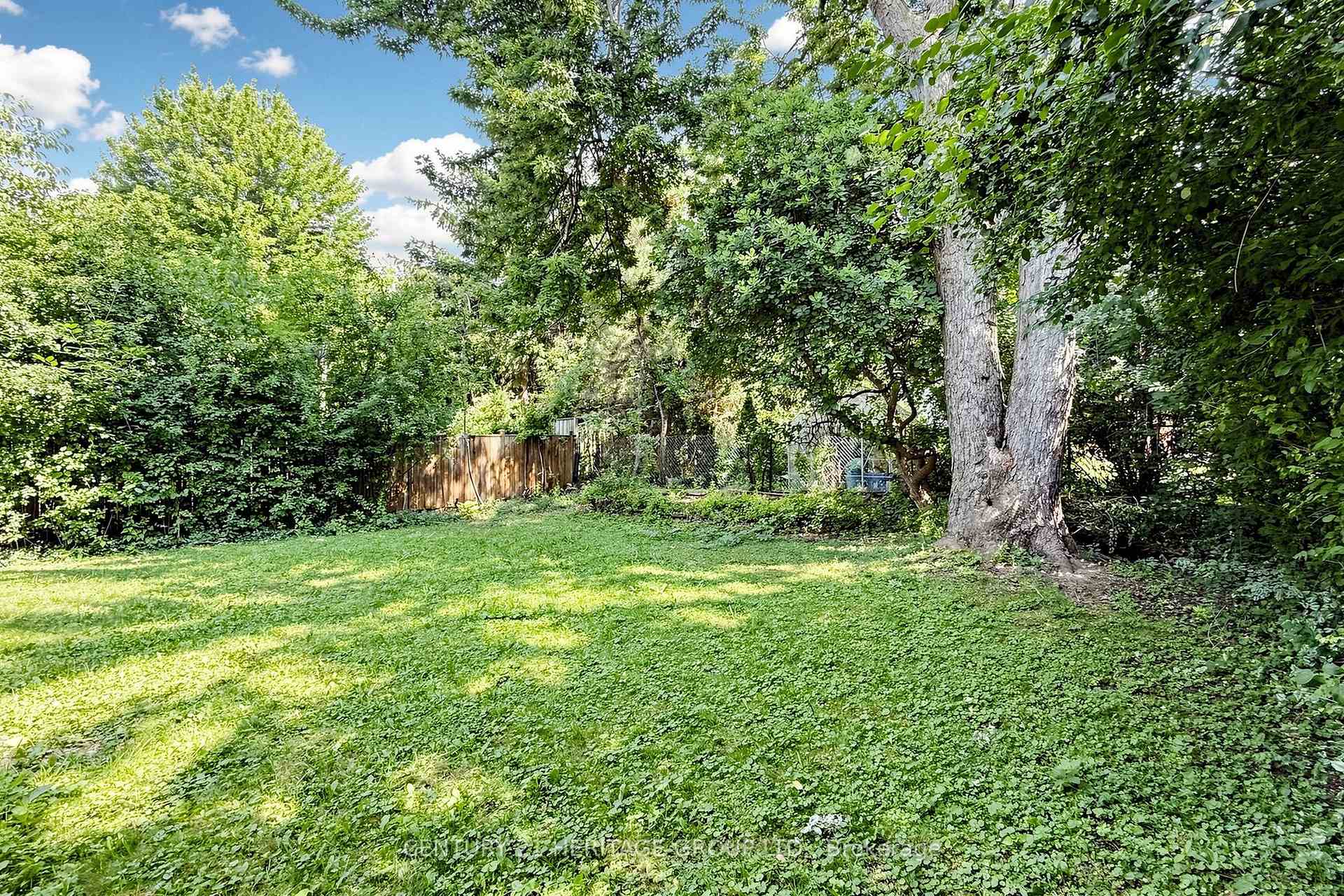 Photo 46 of 11 Elynhill Drive, North York, Willowdale West — HOMEH