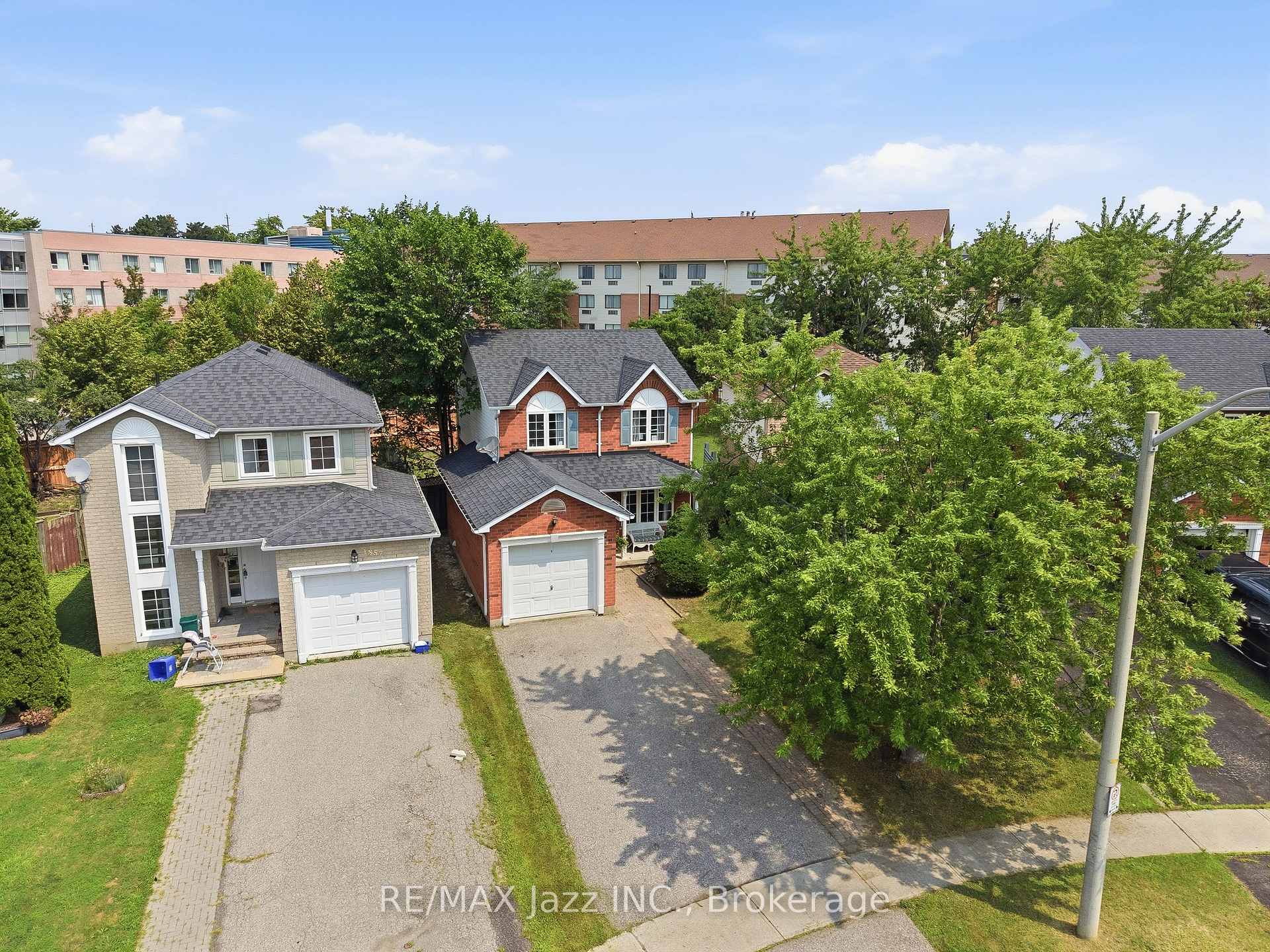 Photo 2 of 1855 Dalhousie Crescent, Oshawa, Samac — HOMEH