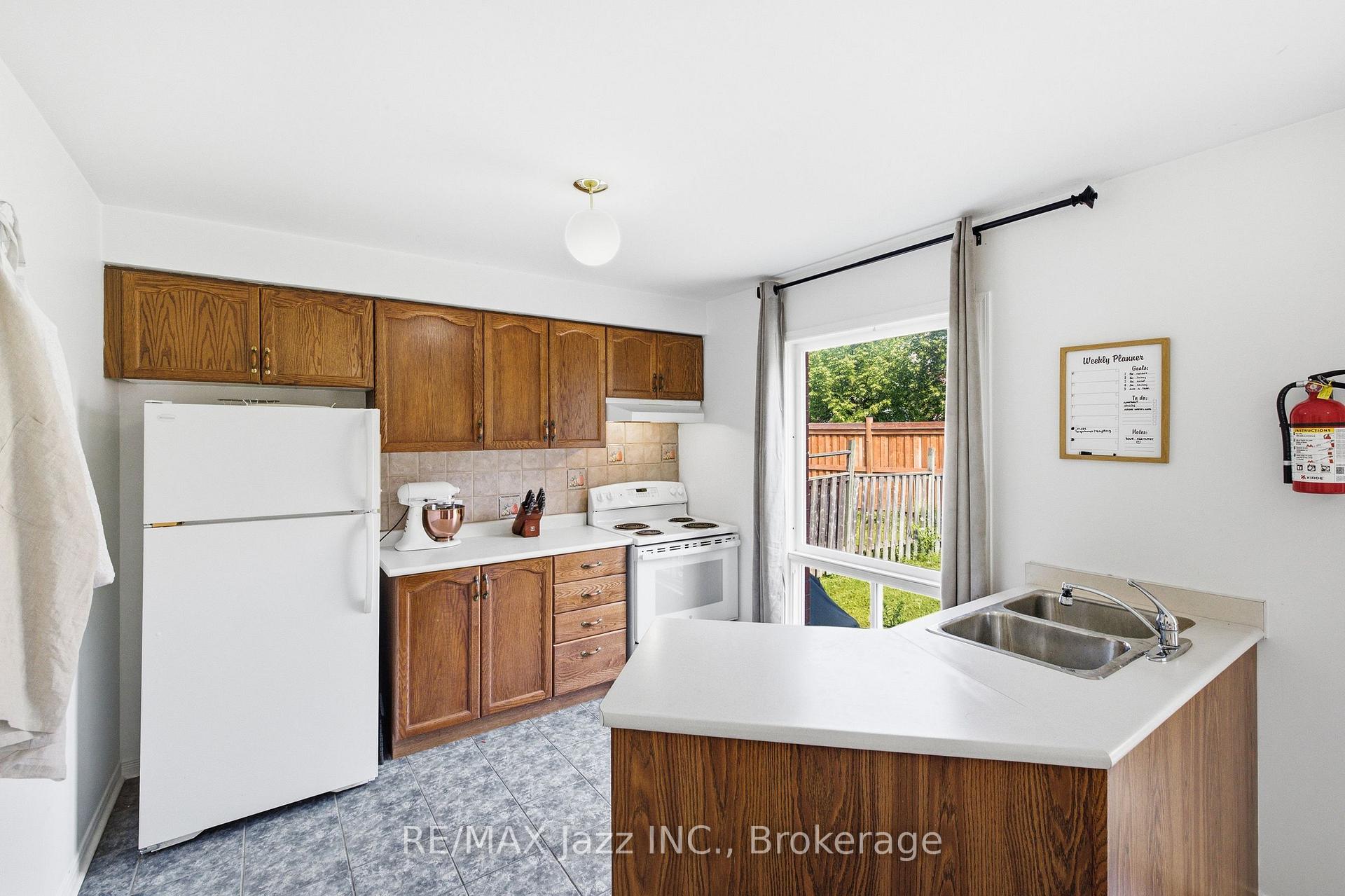 Photo 12 of 1855 Dalhousie Crescent, Oshawa, Samac — HOMEH