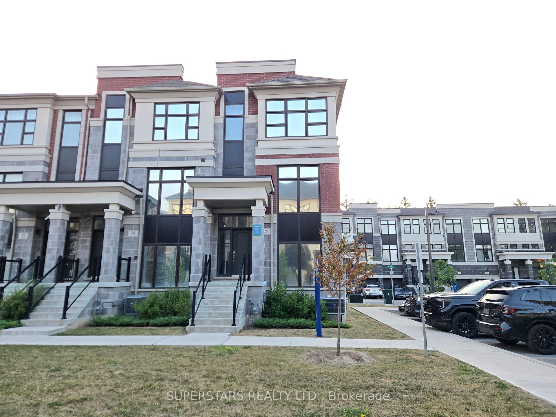 Photo 2 of 28 Armillo Place, Markham, Wismer — HOMEH