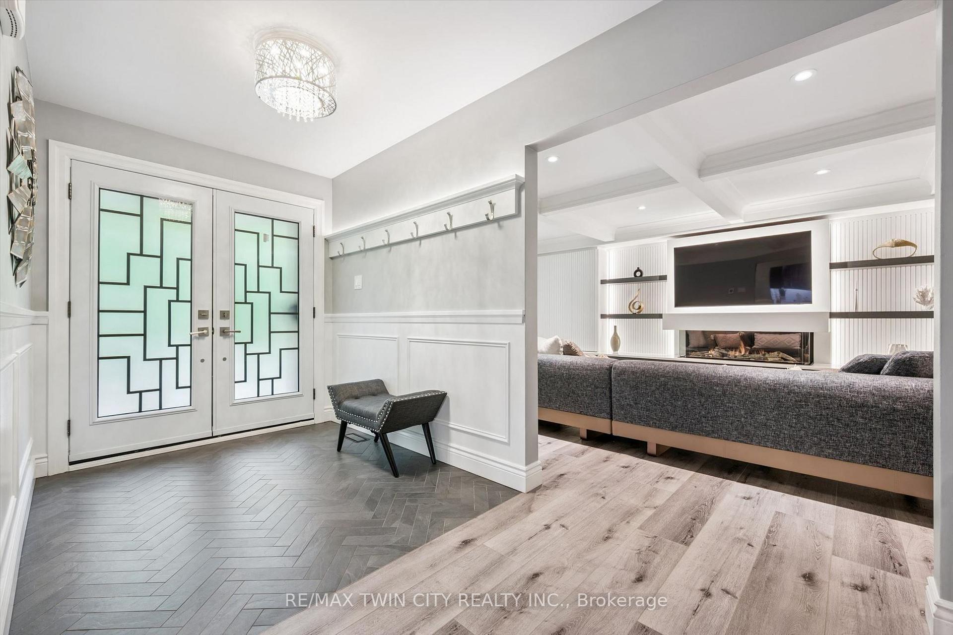 Photo 7 of 130 Iroquois Place, Waterloo, Beechwood — HOMEH