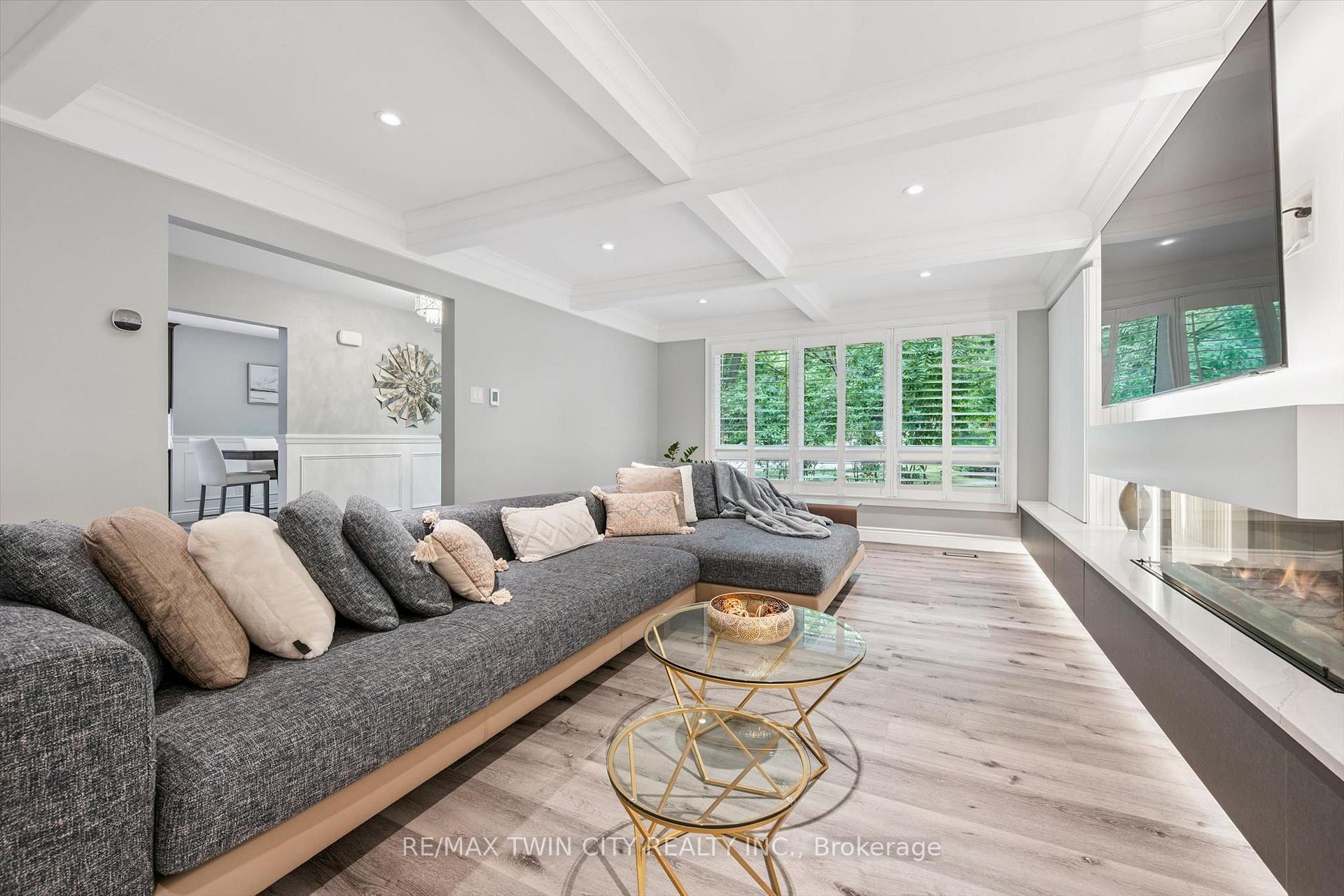 Photo 8 of 130 Iroquois Place, Waterloo, Beechwood — HOMEH