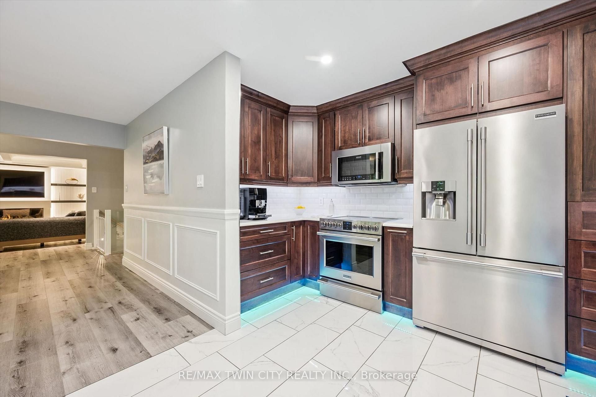 Photo 13 of 130 Iroquois Place, Waterloo, Beechwood — HOMEH