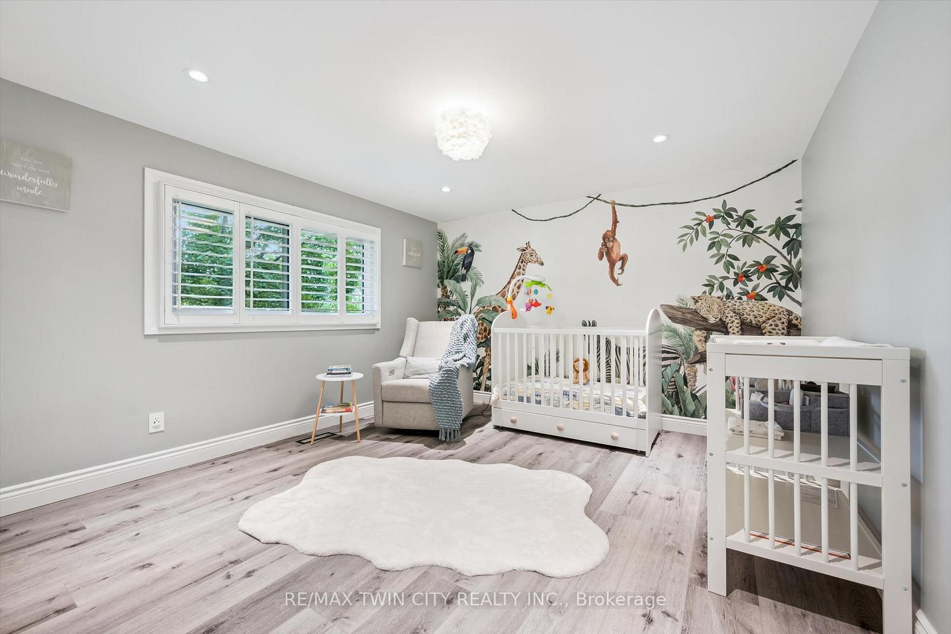 Photo 15 of 130 Iroquois Place, Waterloo, Beechwood — HOMEH