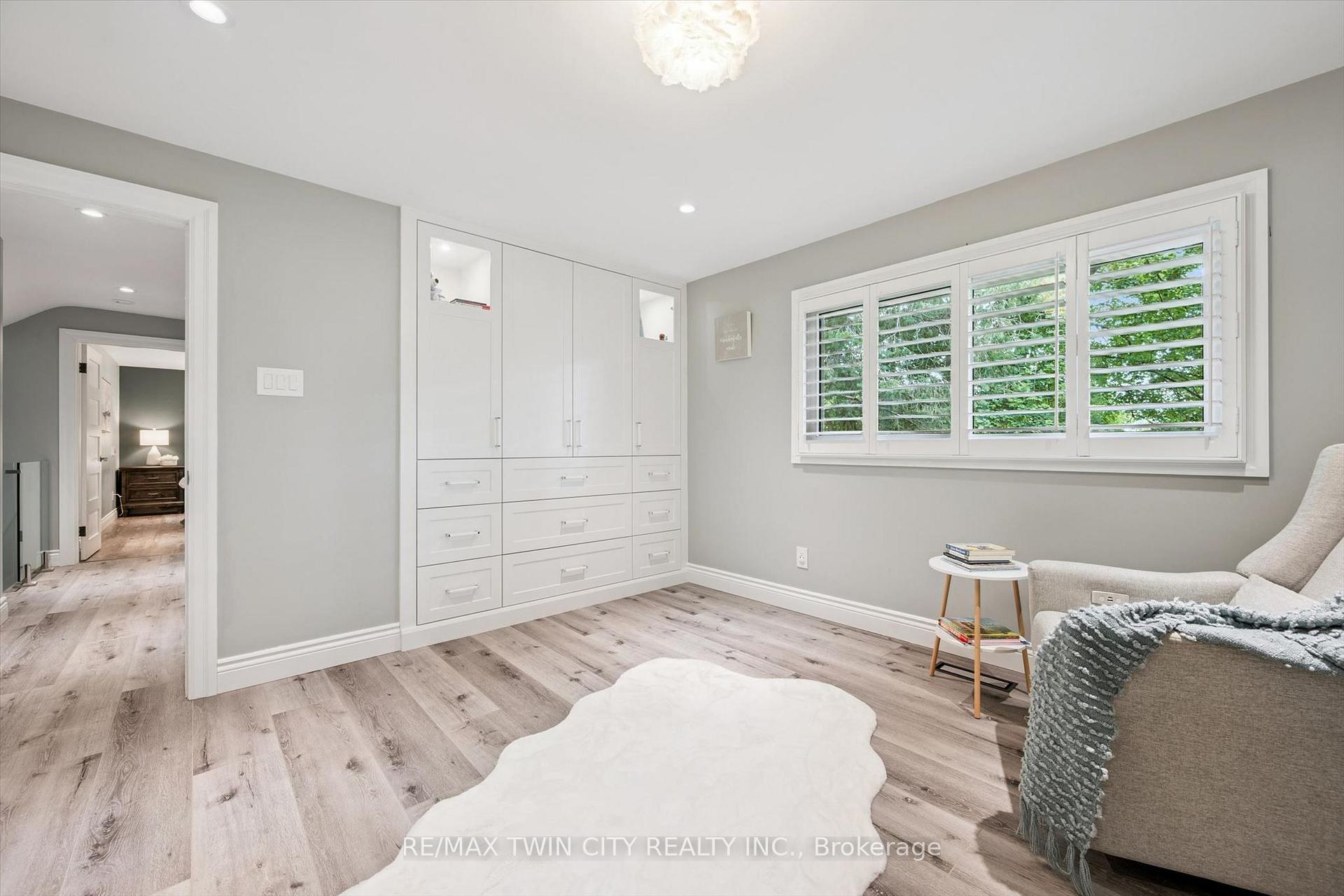 Photo 16 of 130 Iroquois Place, Waterloo, Beechwood — HOMEH