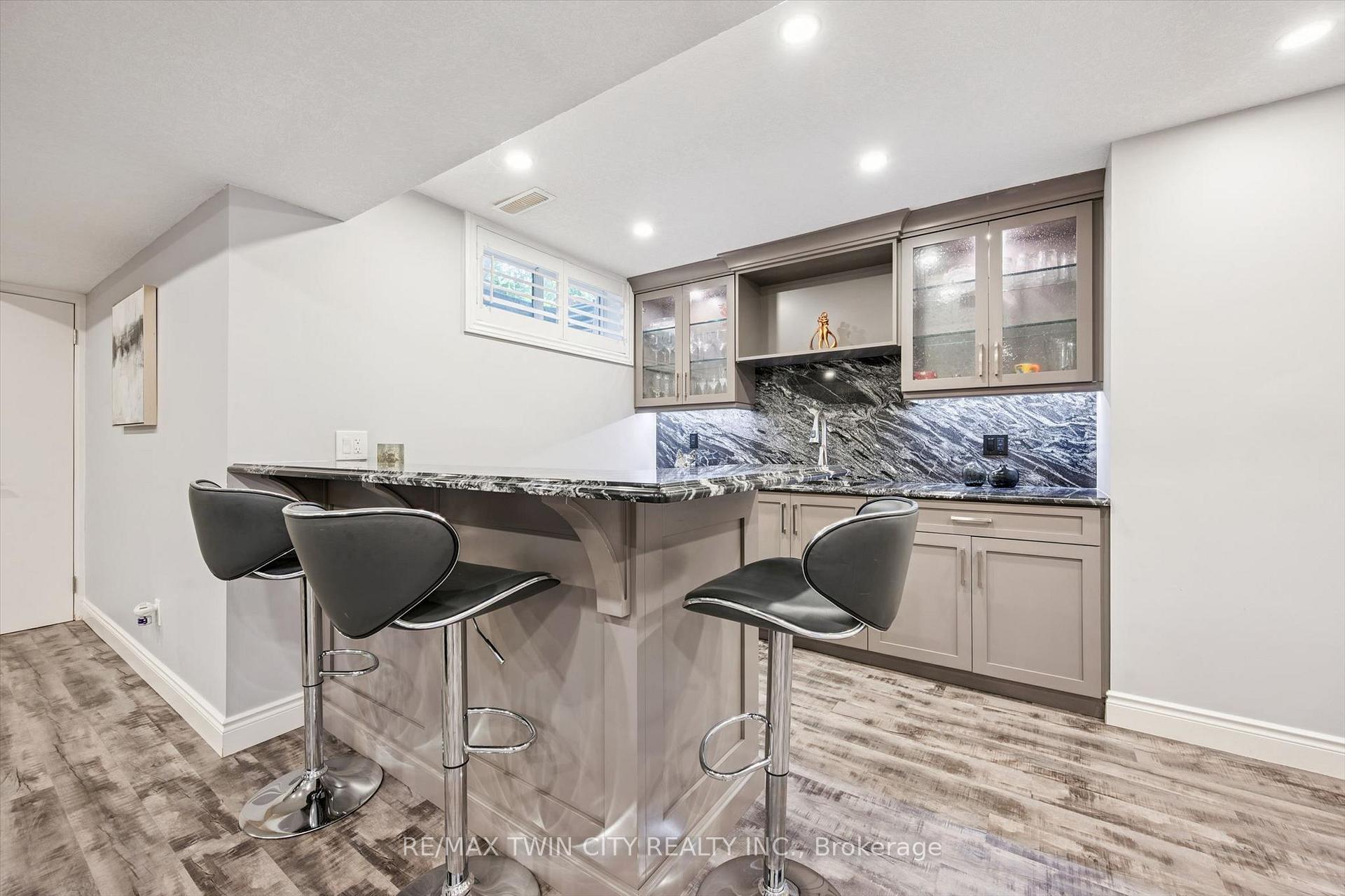Photo 25 of 130 Iroquois Place, Waterloo, Beechwood — HOMEH