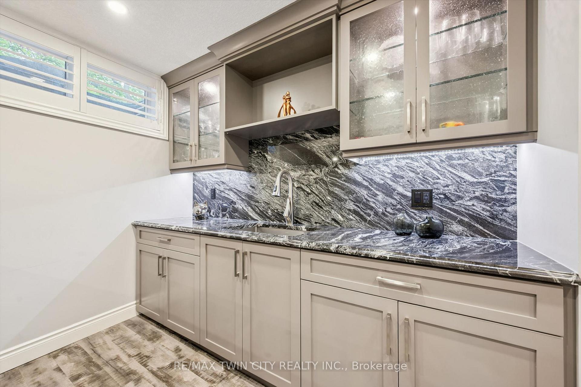 Photo 26 of 130 Iroquois Place, Waterloo, Beechwood — HOMEH