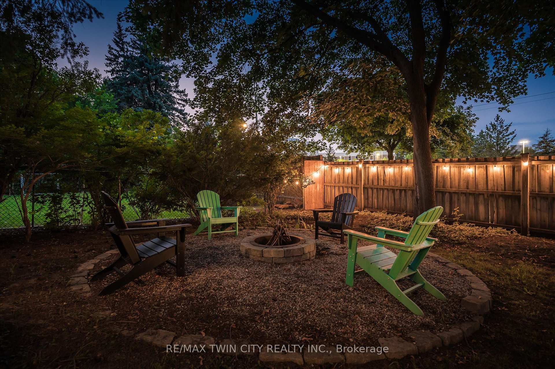 Photo 37 of 130 Iroquois Place, Waterloo, Beechwood — HOMEH