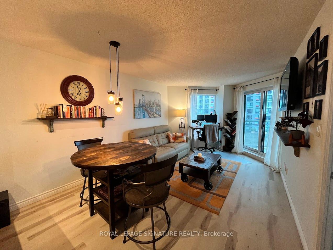 Photo 3 of Unit 812, 410 Queens Quay W, Toronto, Waterfront Communities — HOMEH