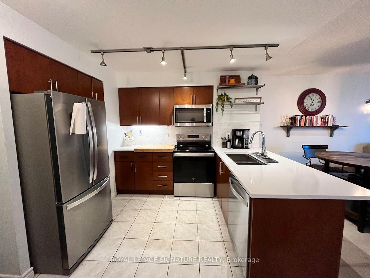 Photo 7 of Unit 812, 410 Queens Quay W, Toronto, Waterfront Communities — HOMEH