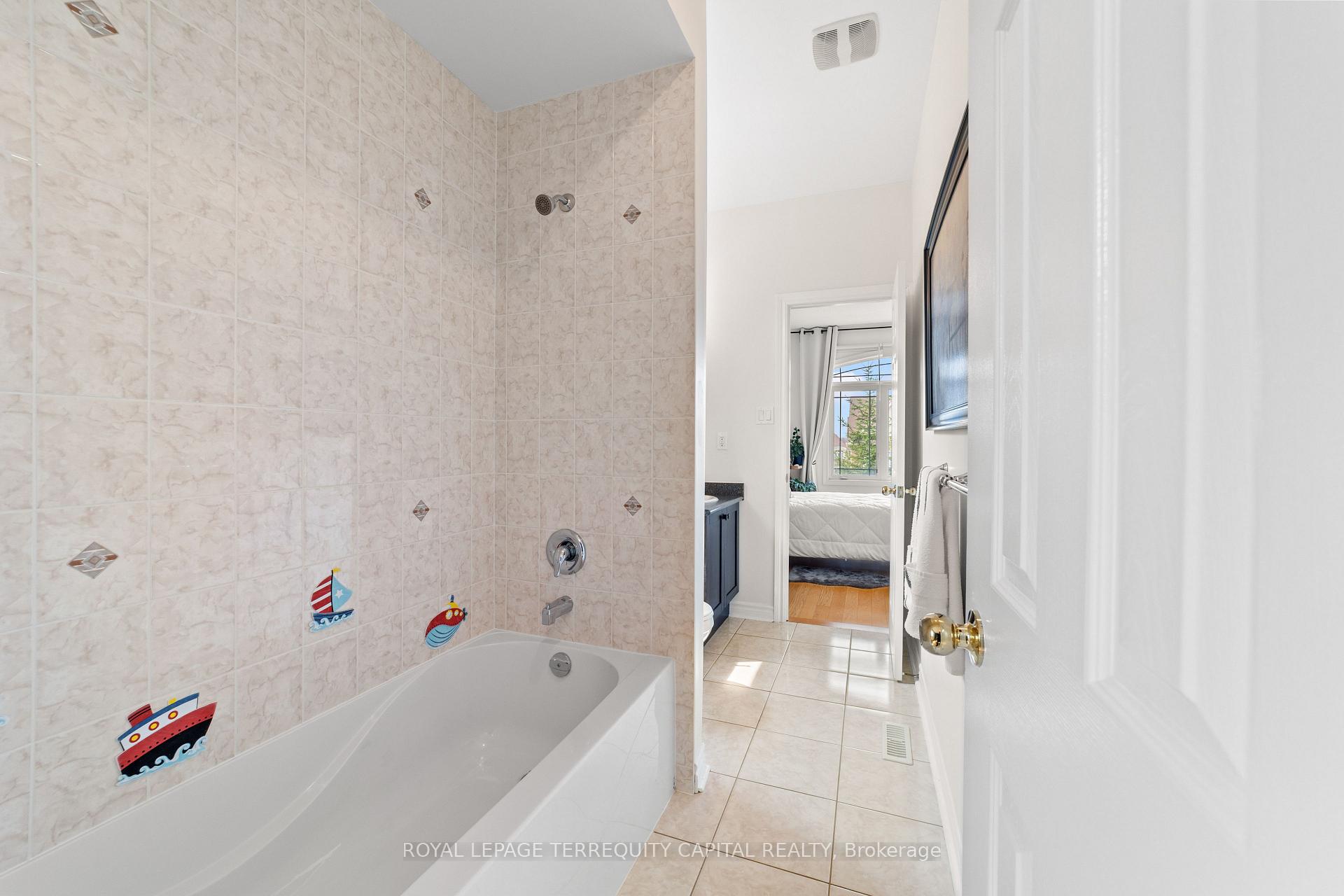 Photo 32 of 55 Ironside Drive, Vaughan, Vellore Village — HOMEH