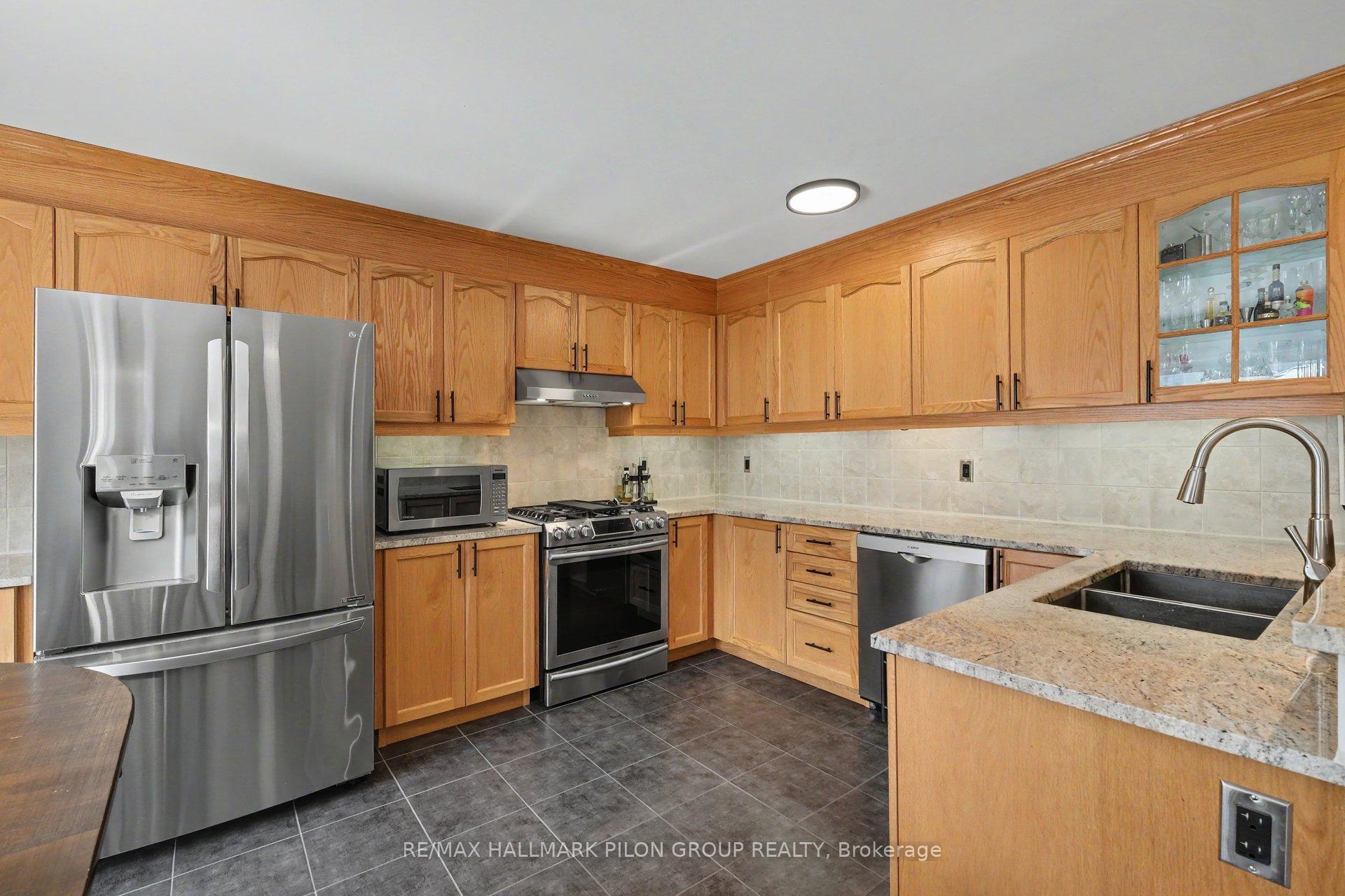 Photo 3 of 611 Calla Lily Terrace, Ottawa, Notting Hill/Summerside — HOMEH