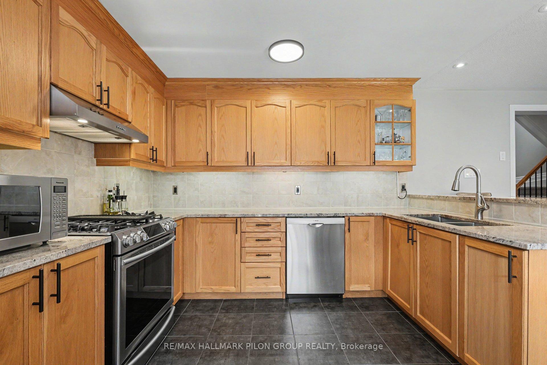 Photo 4 of 611 Calla Lily Terrace, Ottawa, Notting Hill/Summerside — HOMEH