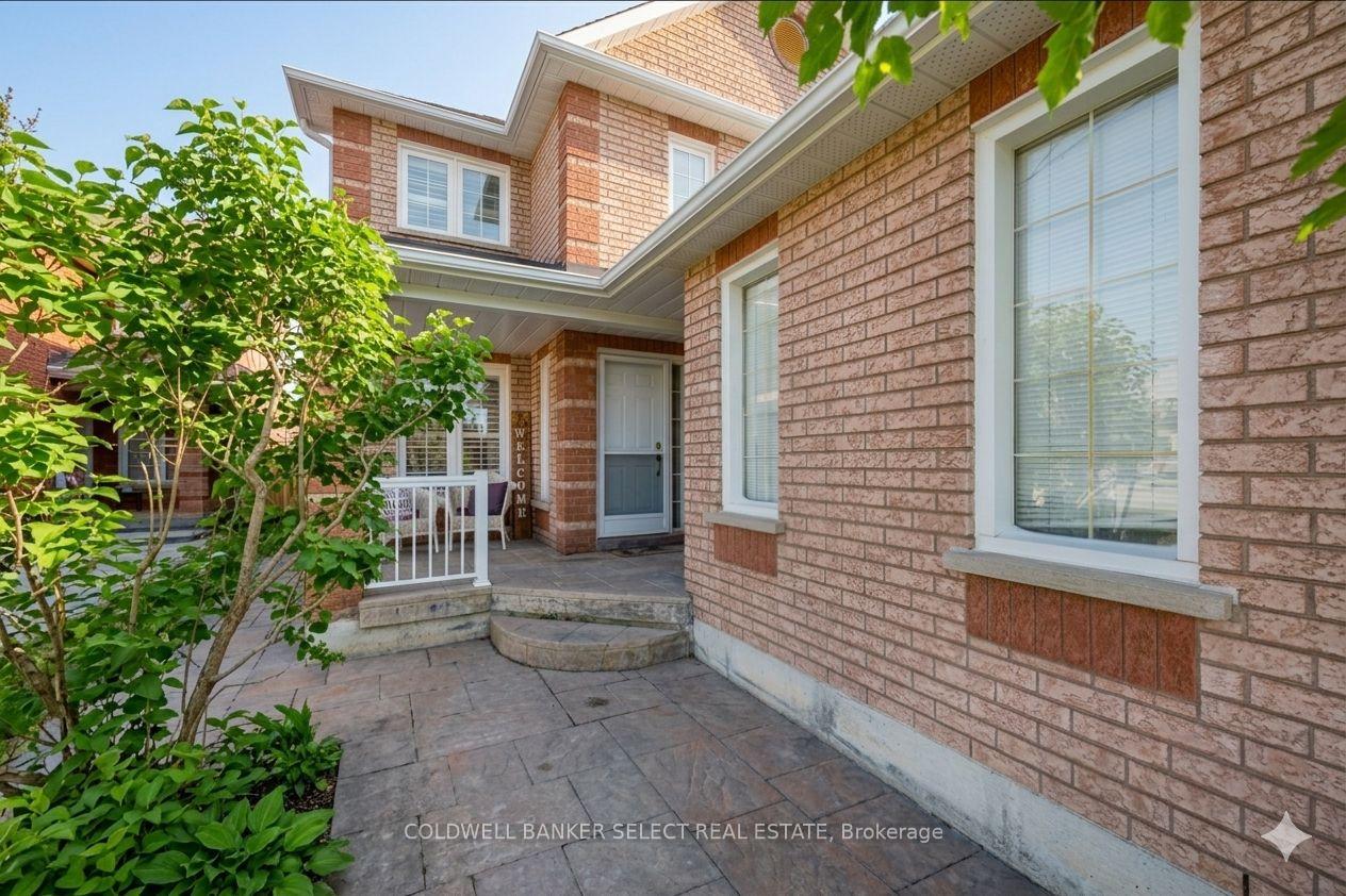 Photo 2 of 29 Autumn Oak Court, Caledon, Bolton East — HOMEH