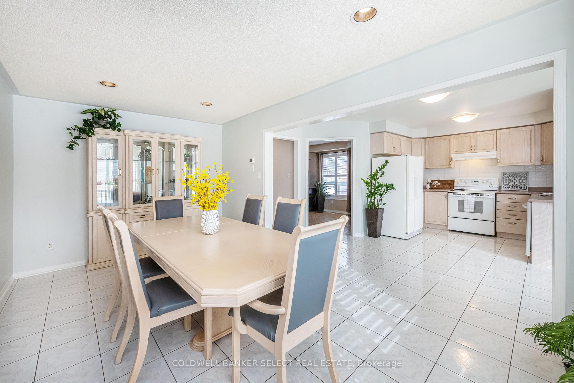 Photo 8 of 29 Autumn Oak Court, Caledon, Bolton East — HOMEH