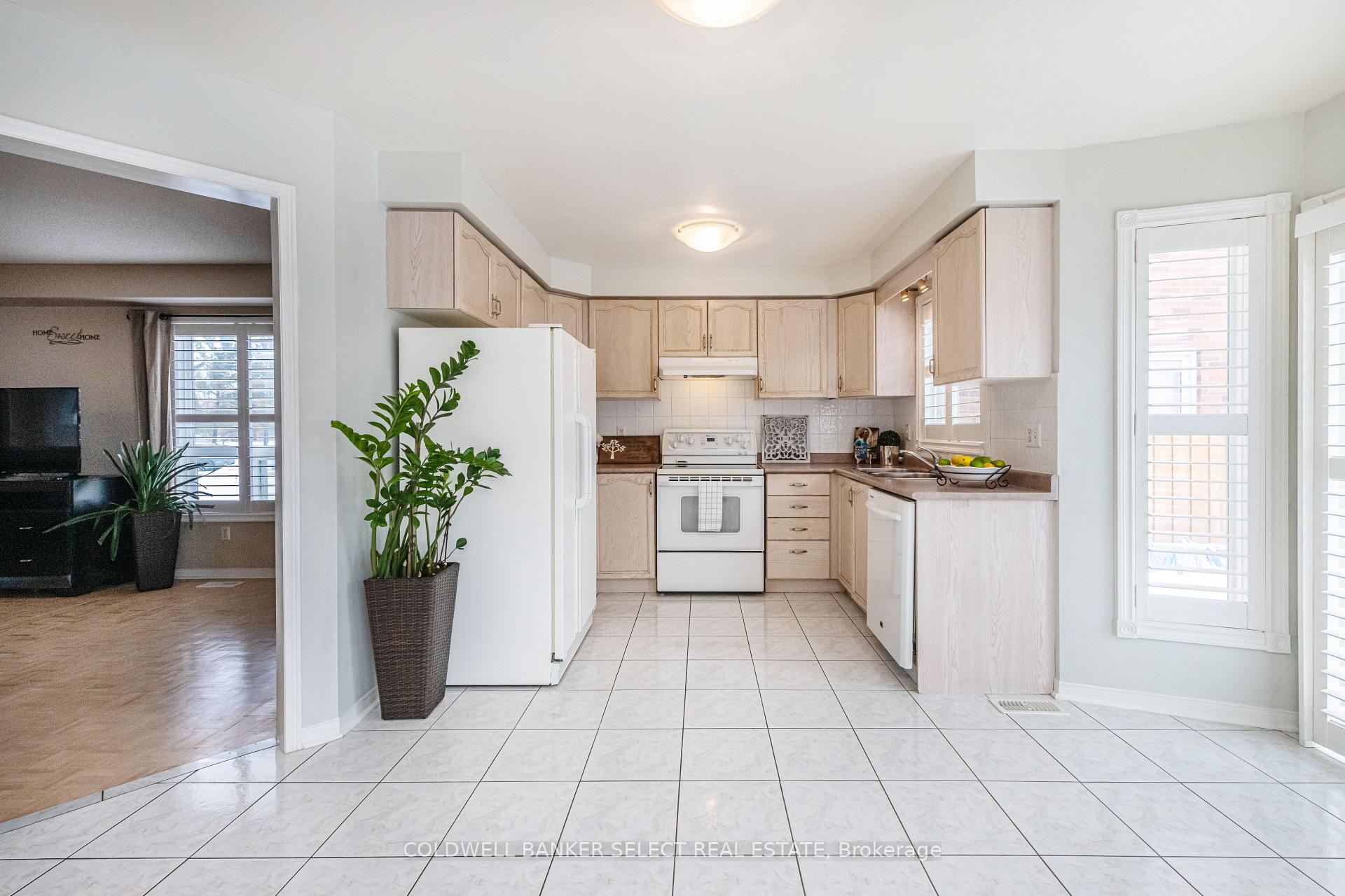 Photo 11 of 29 Autumn Oak Court, Caledon, Bolton East — HOMEH