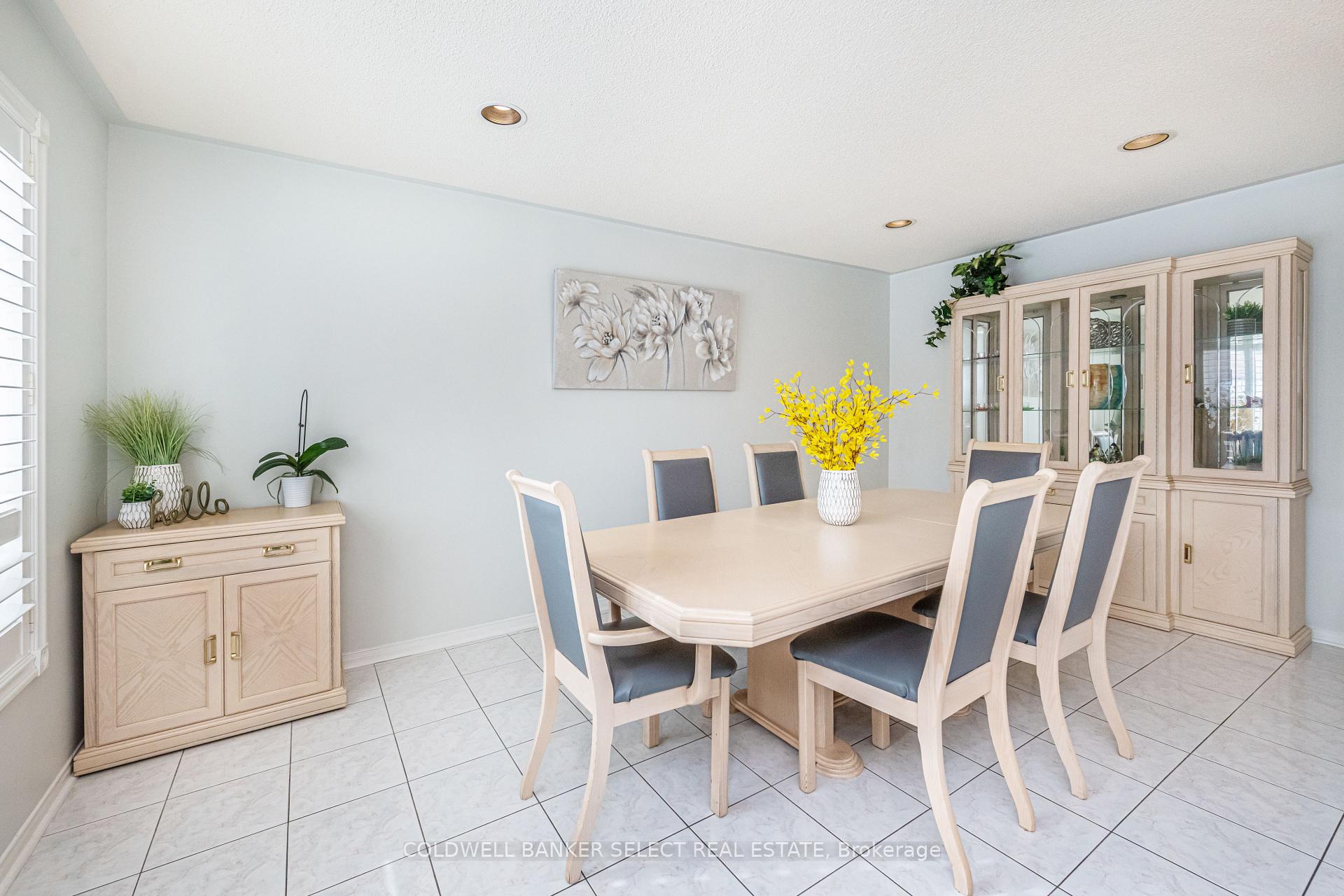 Photo 15 of 29 Autumn Oak Court, Caledon, Bolton East — HOMEH