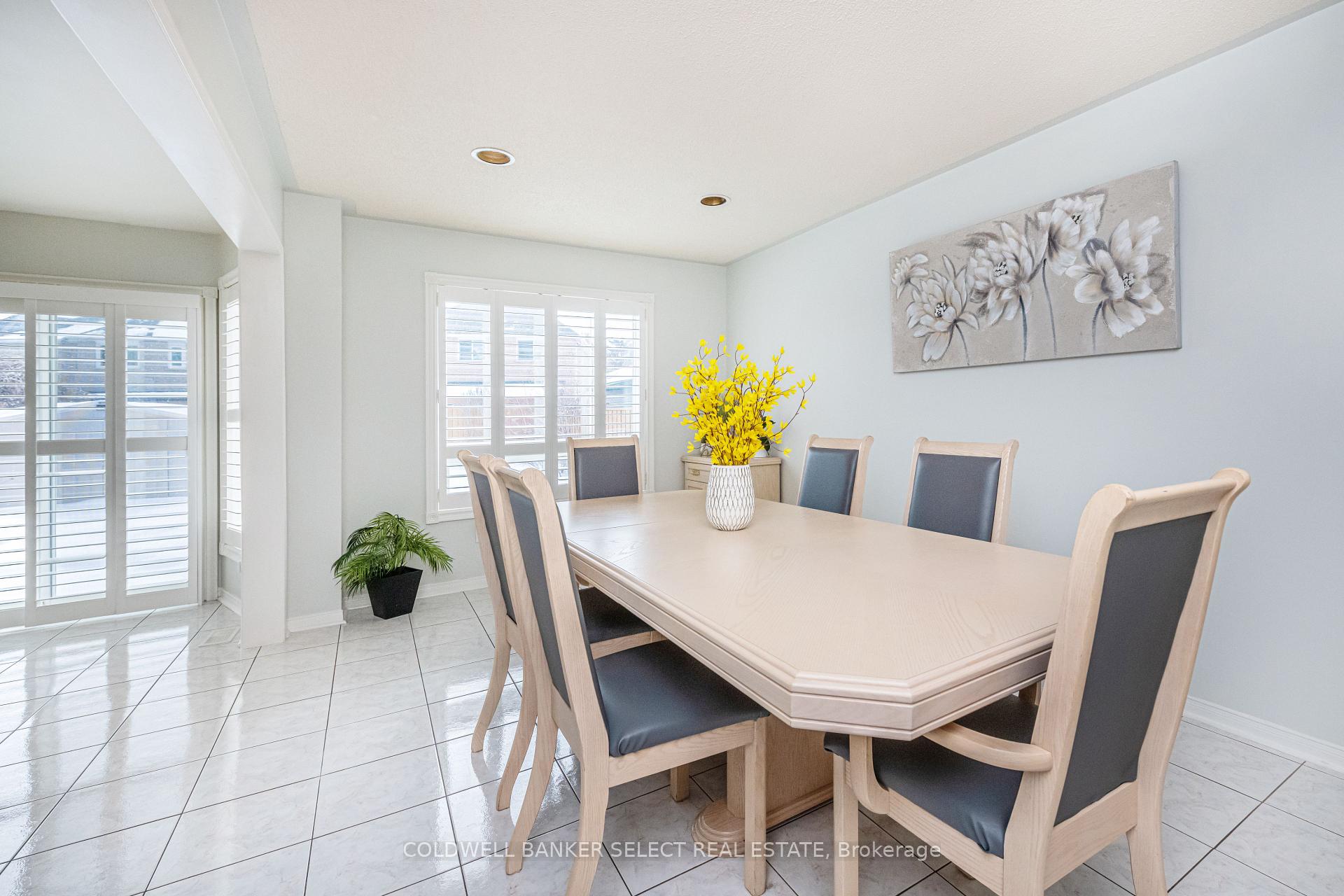Photo 16 of 29 Autumn Oak Court, Caledon, Bolton East — HOMEH