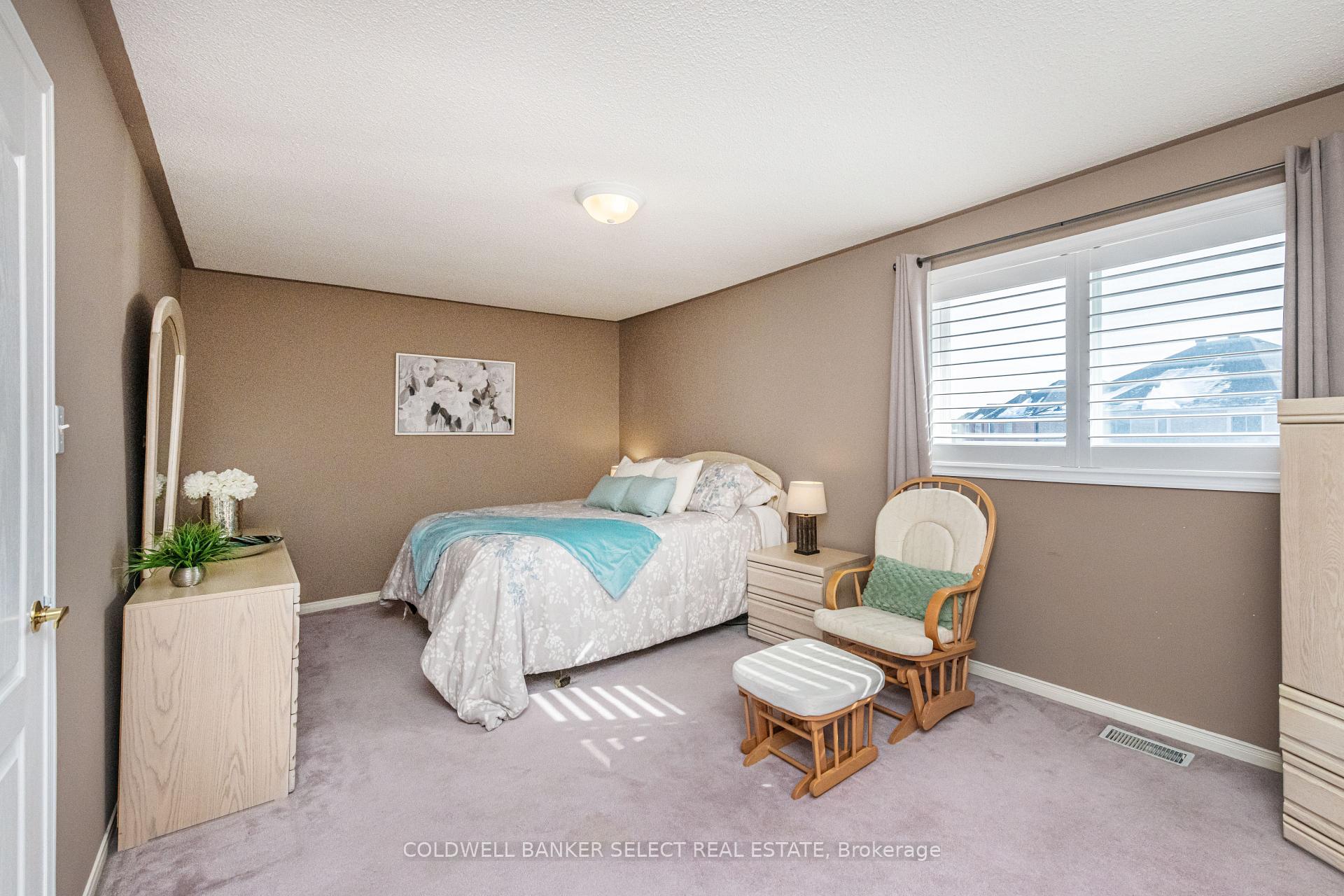 Photo 19 of 29 Autumn Oak Court, Caledon, Bolton East — HOMEH