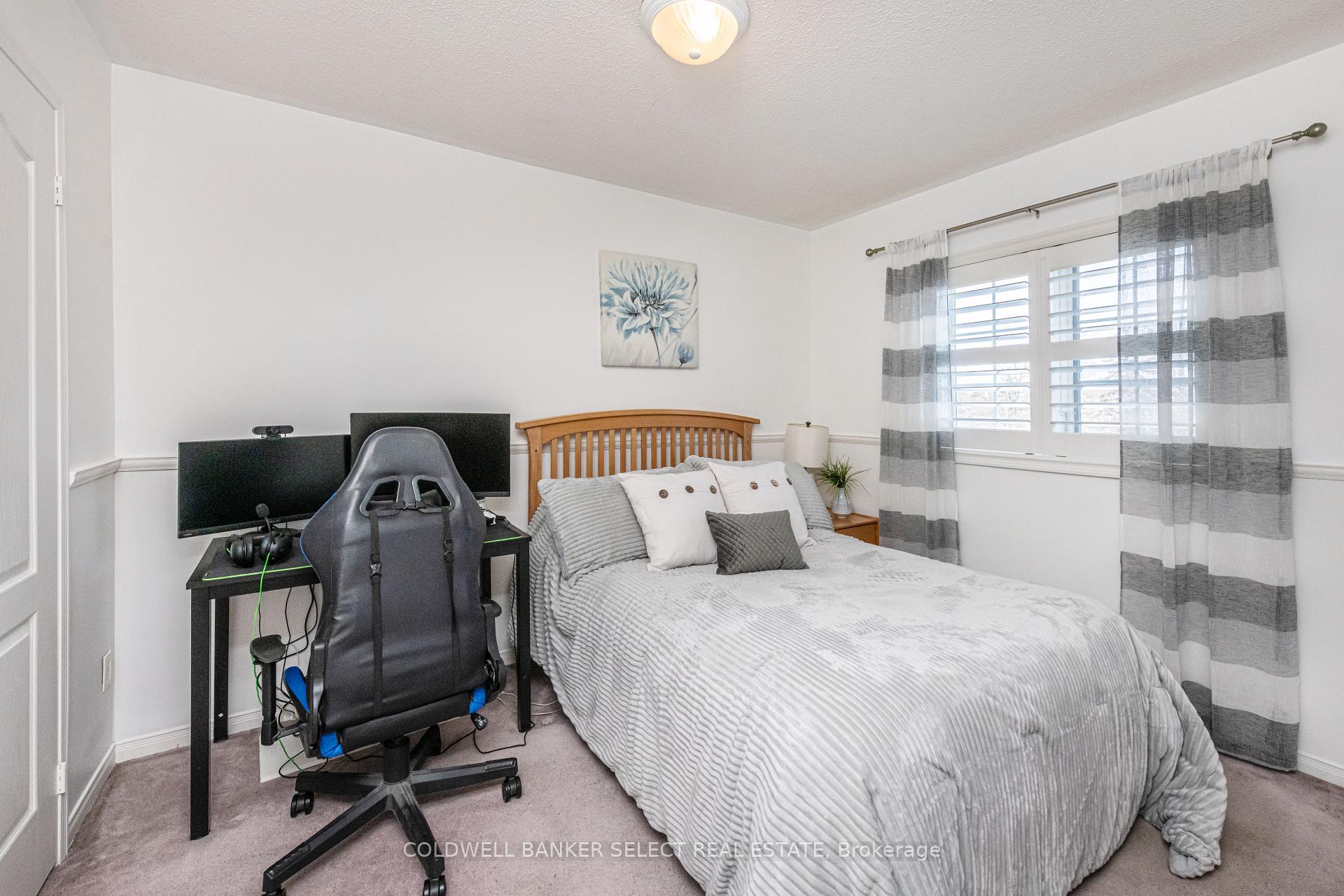 Photo 23 of 29 Autumn Oak Court, Caledon, Bolton East — HOMEH
