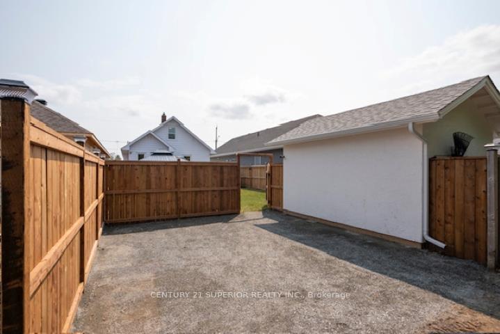Photo 28 of 314 Surrey Street, Thunder Bay, Current River — HOMEH