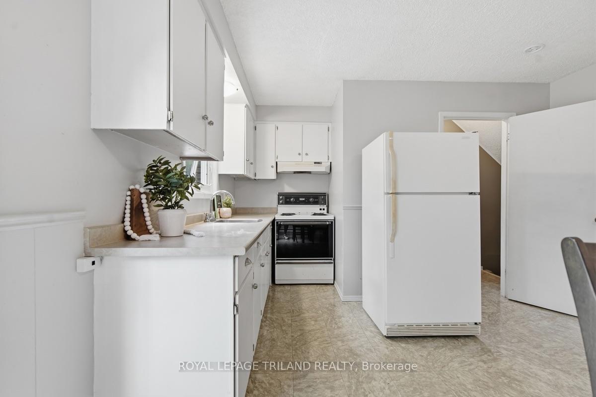 Photo 12 of 59 Kintail Crescent, London, South Y — HOMEH