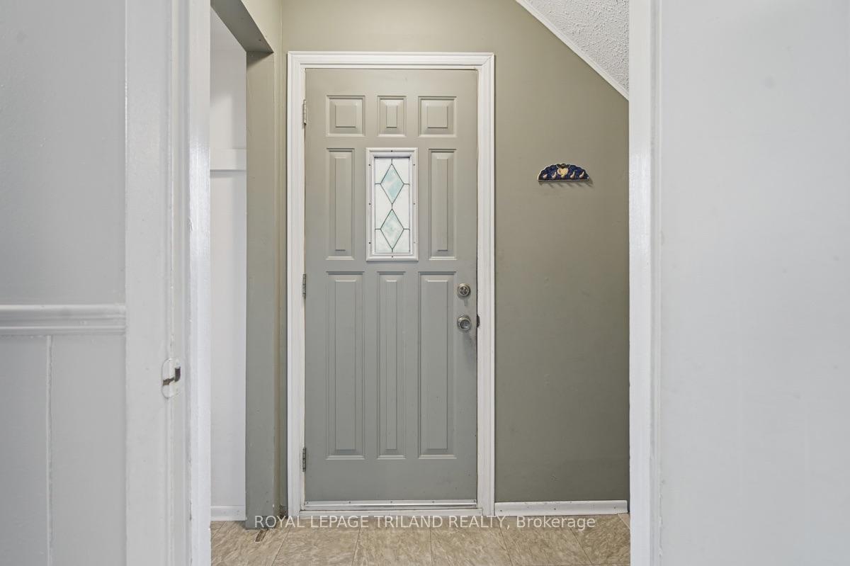 Photo 15 of 59 Kintail Crescent, London, South Y — HOMEH