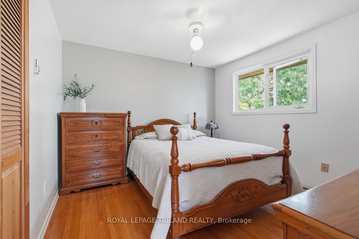 Photo 16 of 59 Kintail Crescent, London, South Y — HOMEH