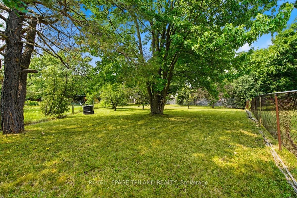 Photo 40 of 59 Kintail Crescent, London, South Y — HOMEH