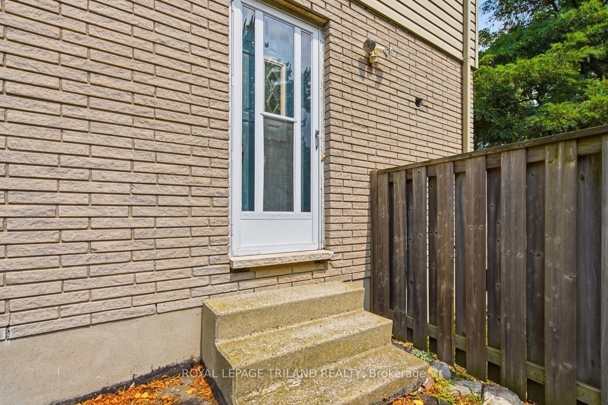 Photo 42 of 59 Kintail Crescent, London, South Y — HOMEH
