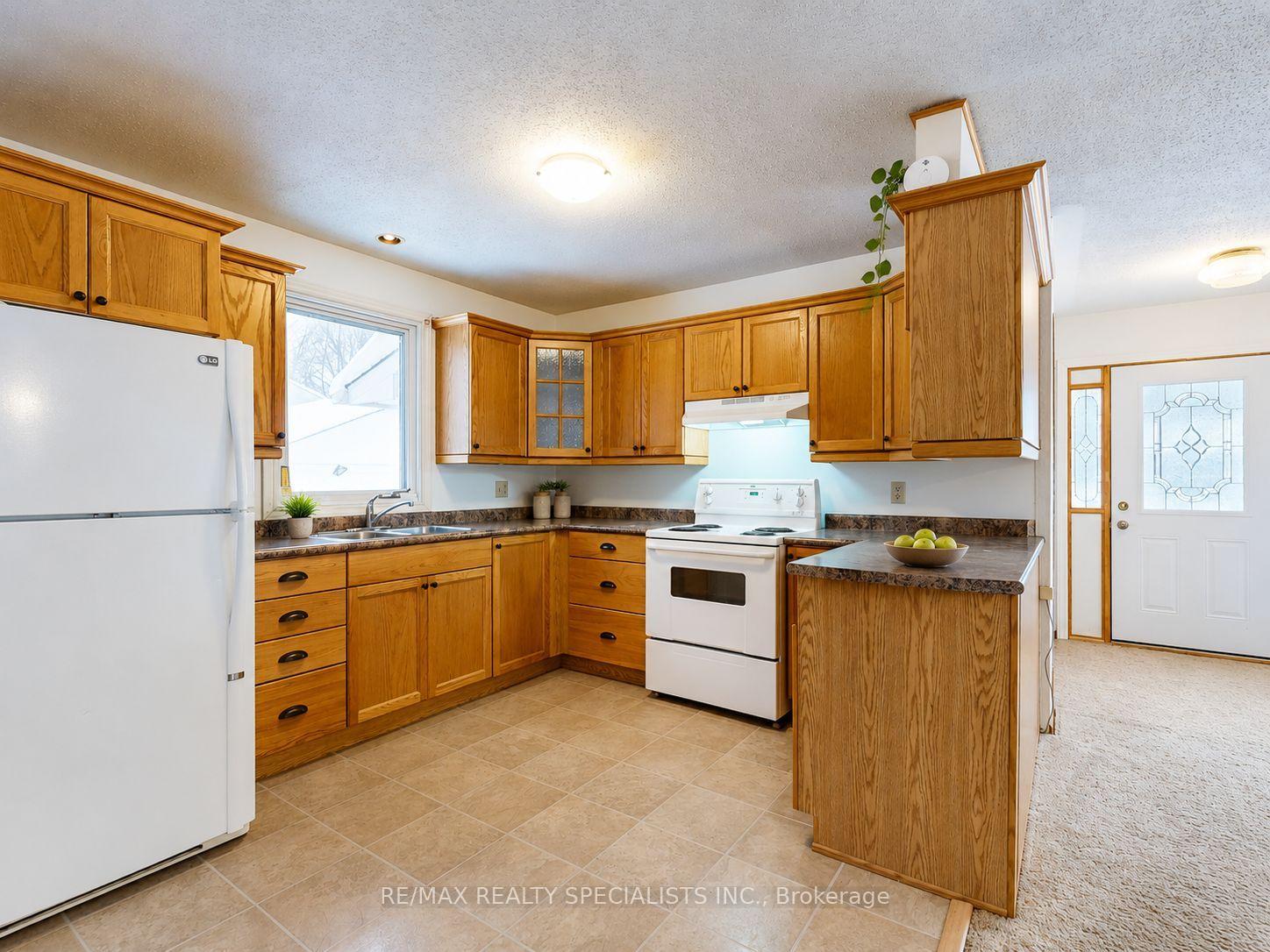 Photo 3 of 620 17th Street W, Owen Sound — HOMEH