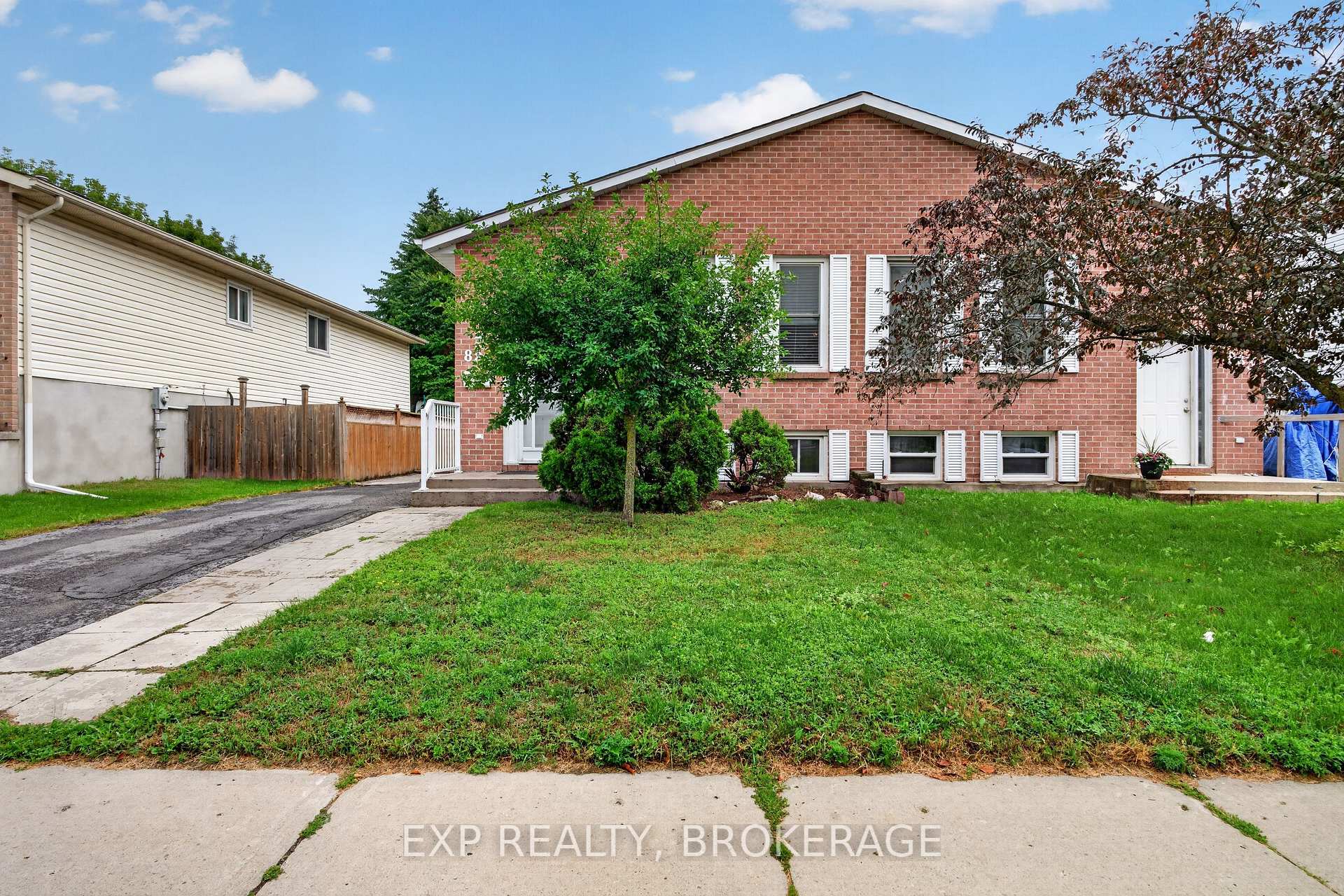 Photo 3 of 885 Larchwood Crescent, Kingston, City Northwest — HOMEH