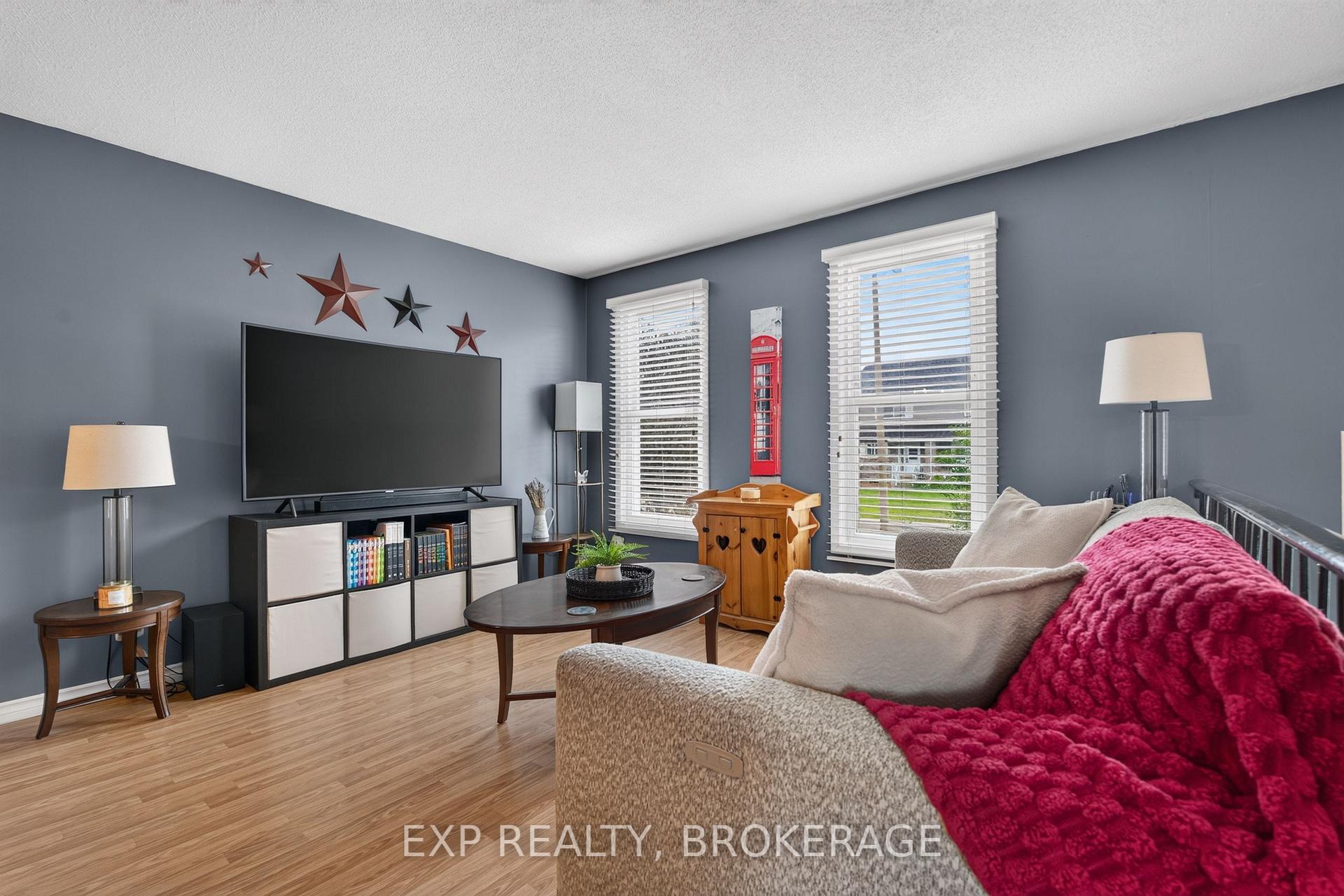 Photo 9 of 885 Larchwood Crescent, Kingston, City Northwest — HOMEH