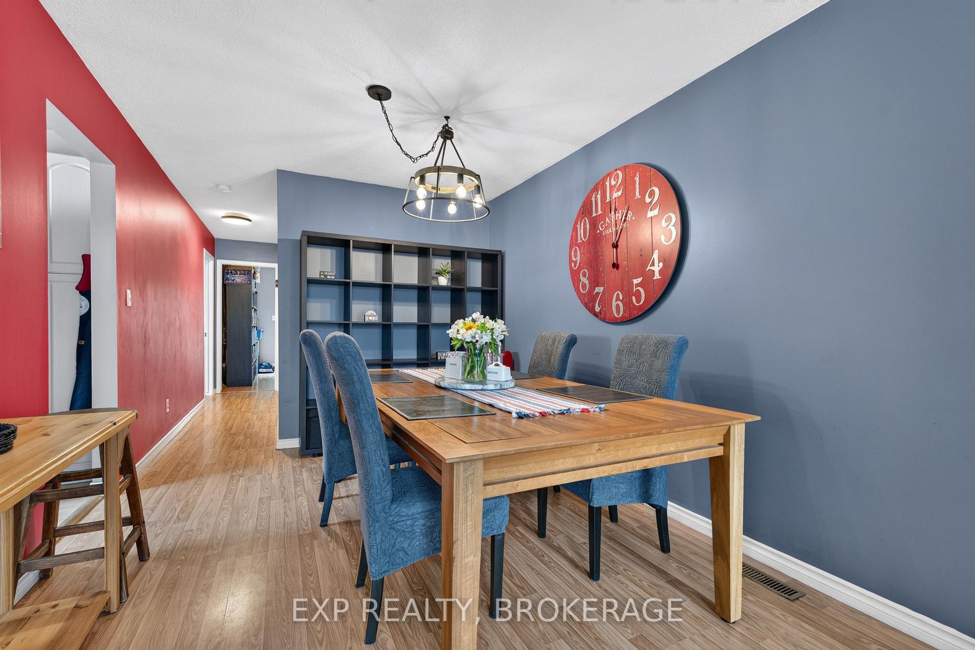 Photo 10 of 885 Larchwood Crescent, Kingston, City Northwest — HOMEH