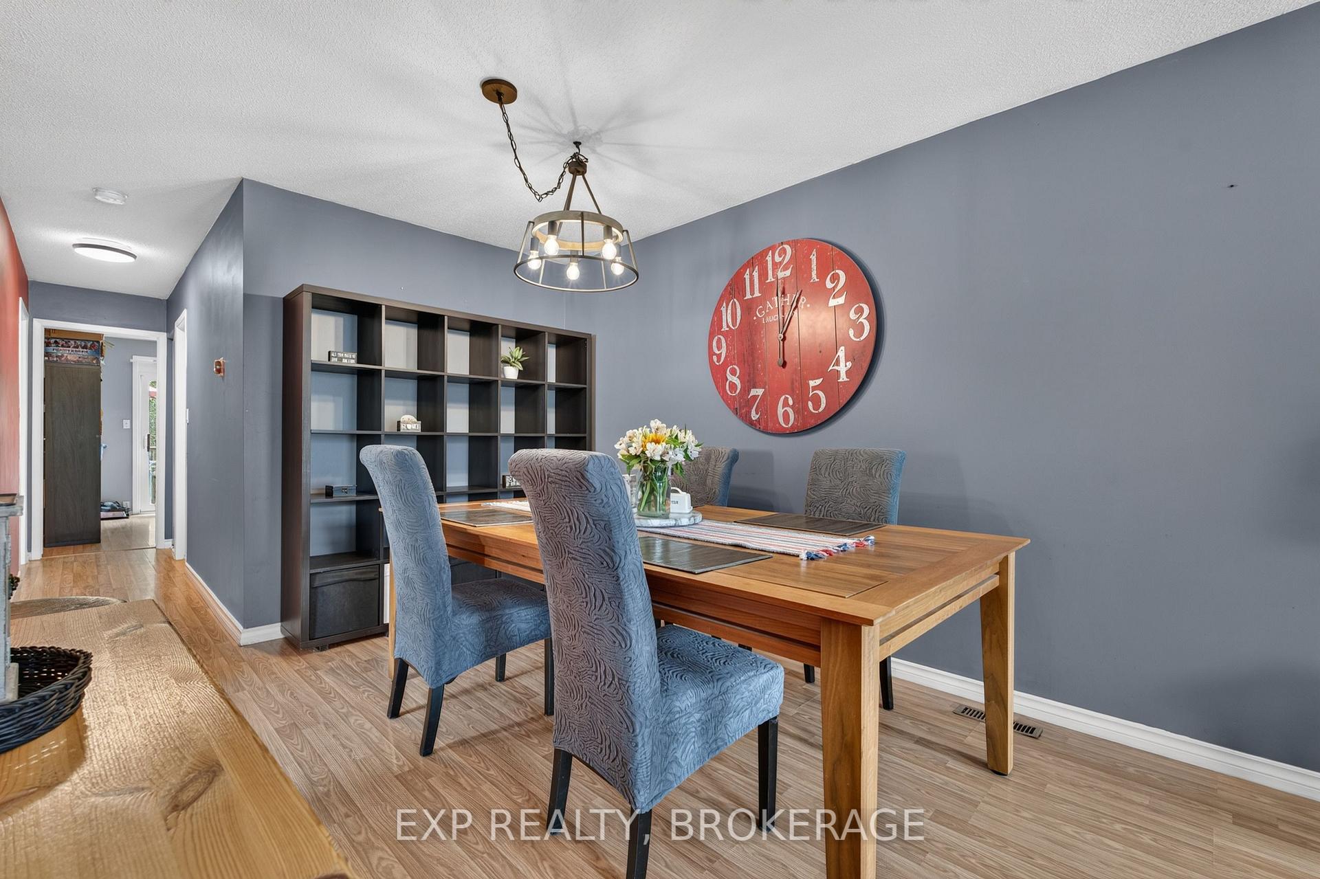 Photo 11 of 885 Larchwood Crescent, Kingston, City Northwest — HOMEH