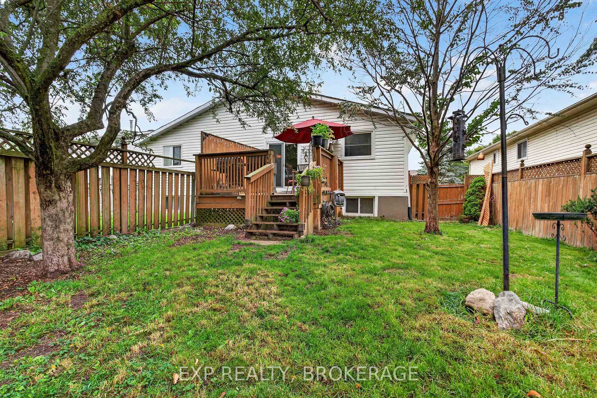 Photo 34 of 885 Larchwood Crescent, Kingston, City Northwest — HOMEH