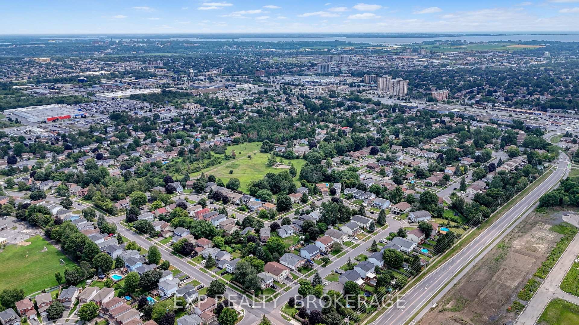 Photo 40 of 885 Larchwood Crescent, Kingston, City Northwest — HOMEH