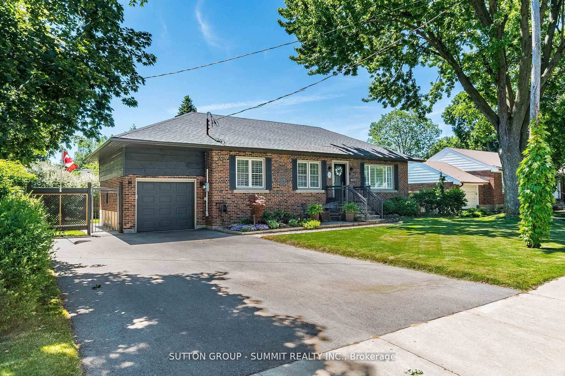 Photo 2 of 2084 Edinburgh Drive, Burlington, Brant — HOMEH