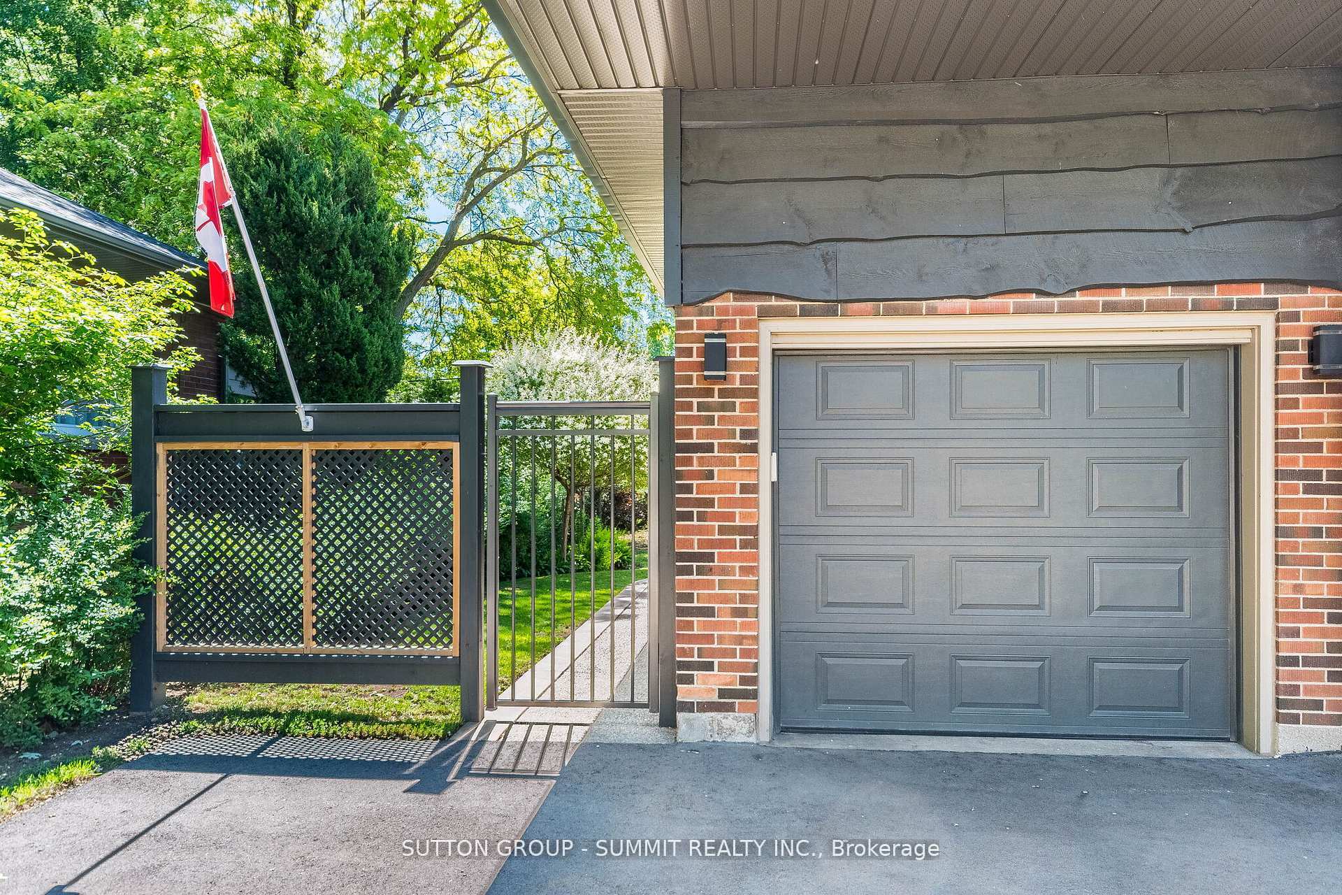 Photo 5 of 2084 Edinburgh Drive, Burlington, Brant — HOMEH