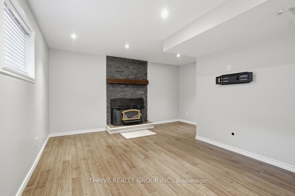 Photo 23 of 15 Renny Crescent, London, South X — HOMEH
