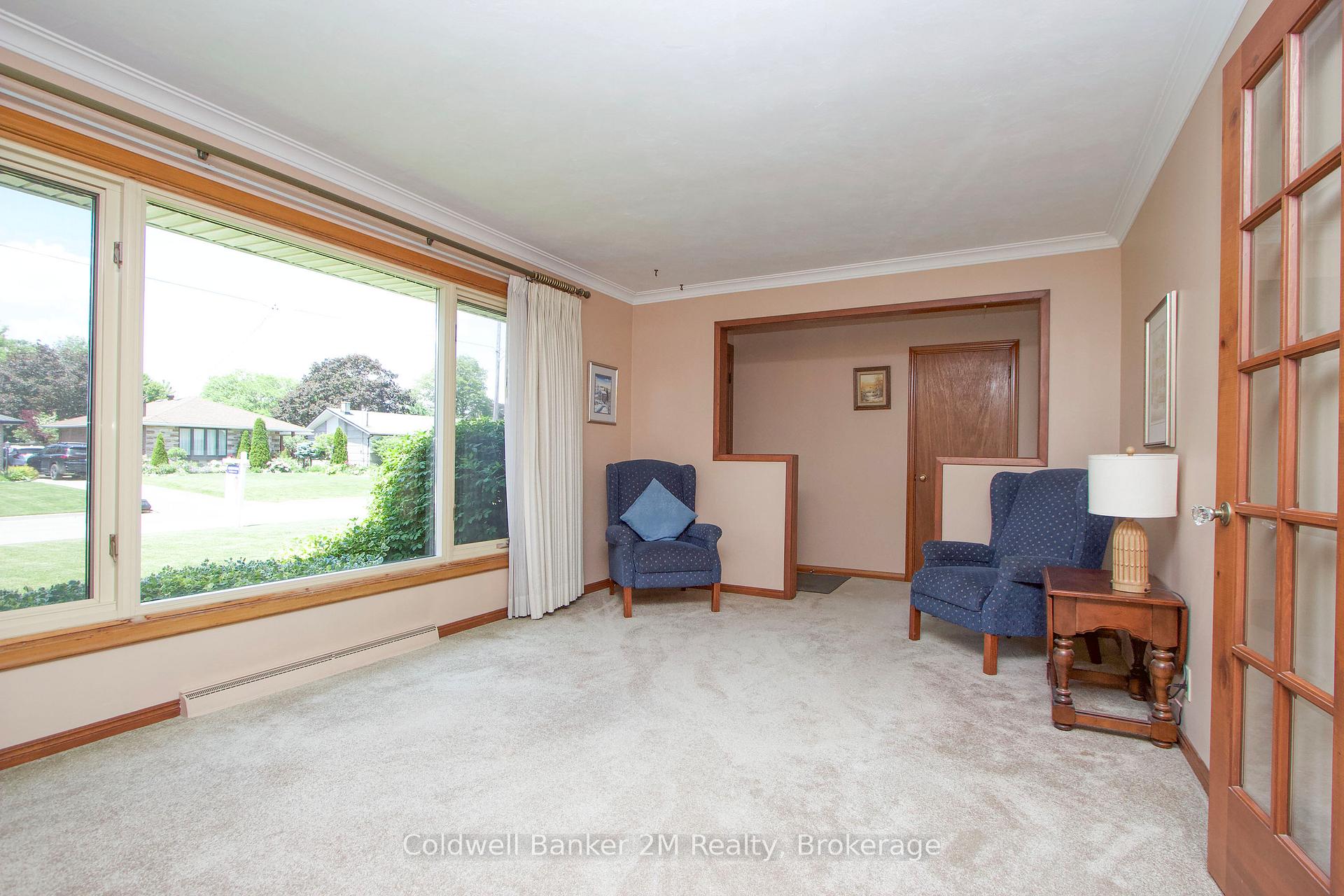 Photo 4 of 453 Rosmere Street, Oshawa, McLaughlin — HOMEH