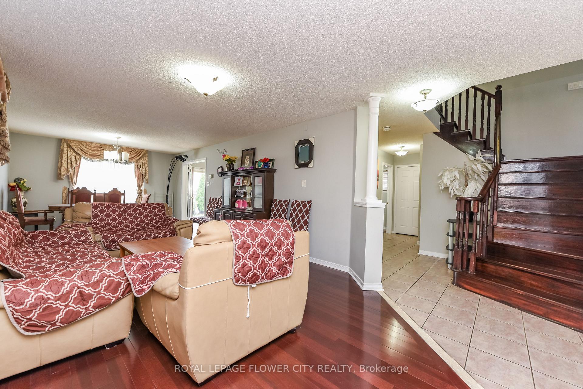 Photo 9 of 46 Pertosa Drive, Brampton, Fletcher's Meadow — HOMEH