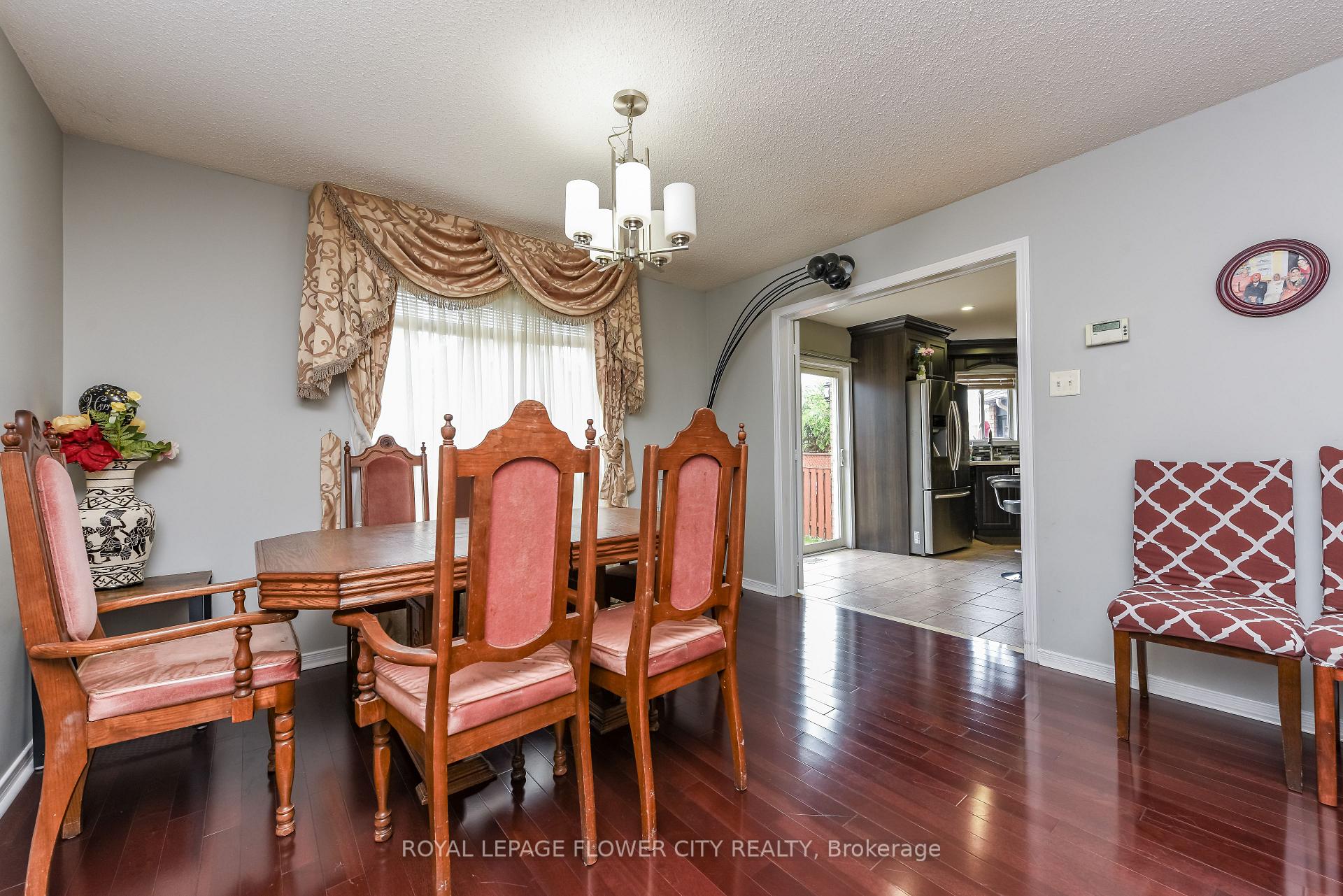 Photo 10 of 46 Pertosa Drive, Brampton, Fletcher's Meadow — HOMEH
