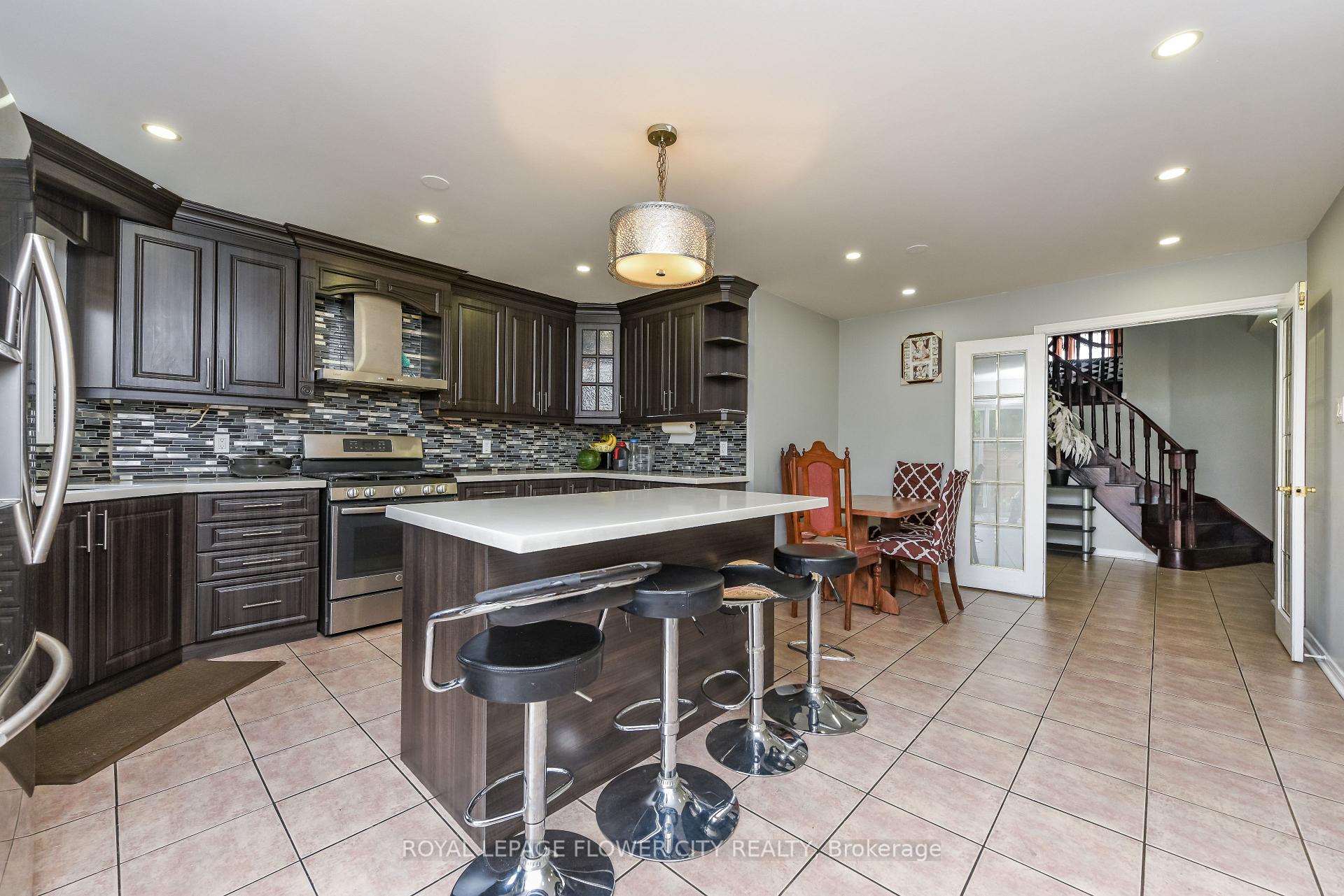 Photo 14 of 46 Pertosa Drive, Brampton, Fletcher's Meadow — HOMEH
