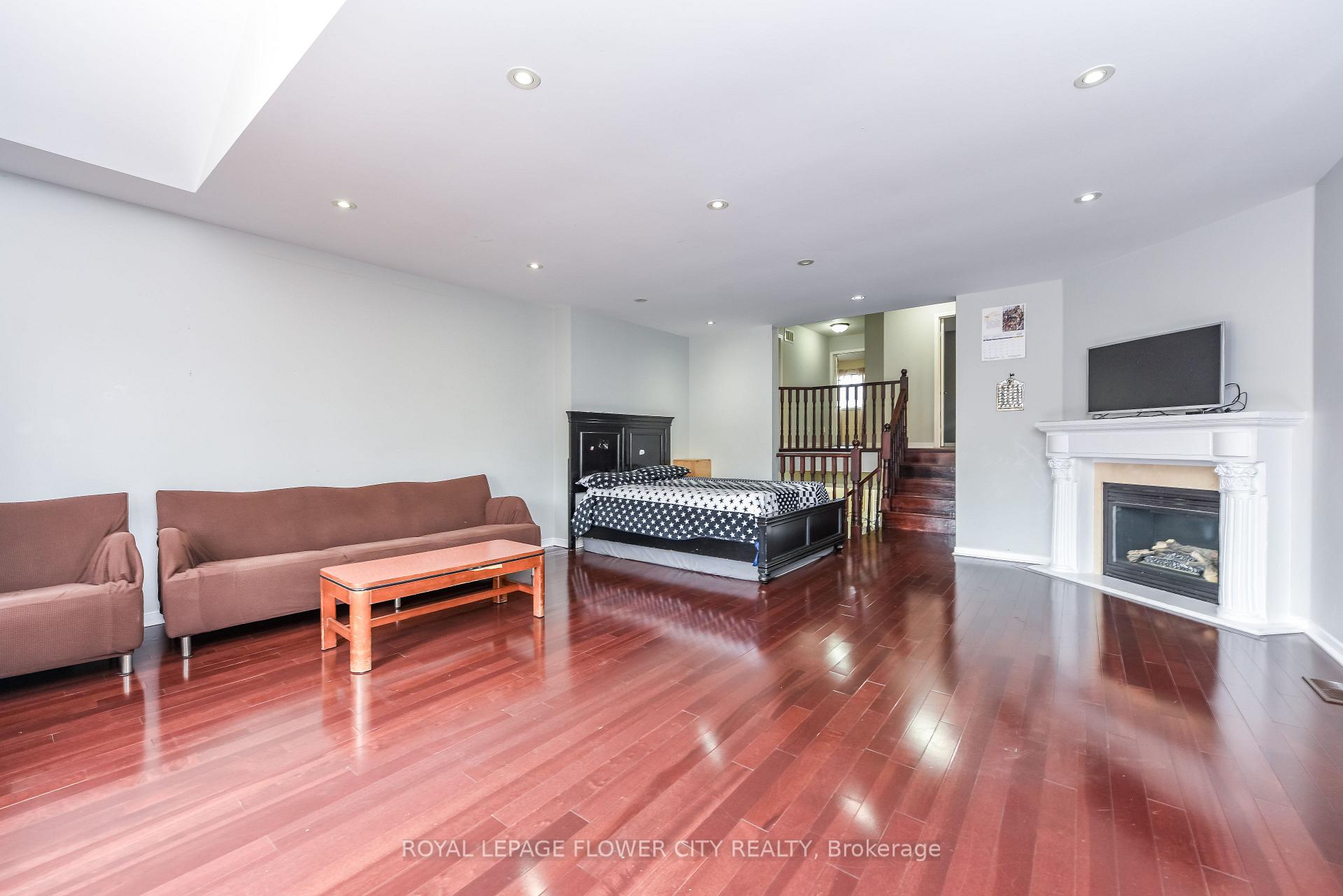 Photo 17 of 46 Pertosa Drive, Brampton, Fletcher's Meadow — HOMEH