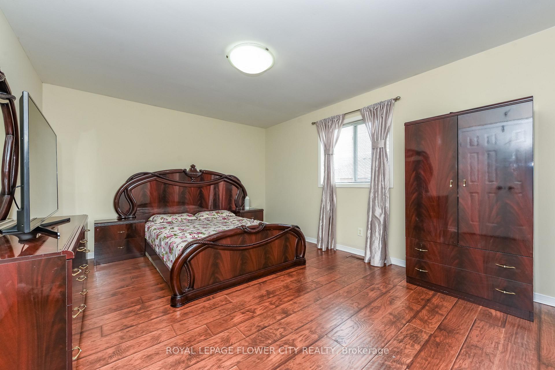 Photo 27 of 46 Pertosa Drive, Brampton, Fletcher's Meadow — HOMEH
