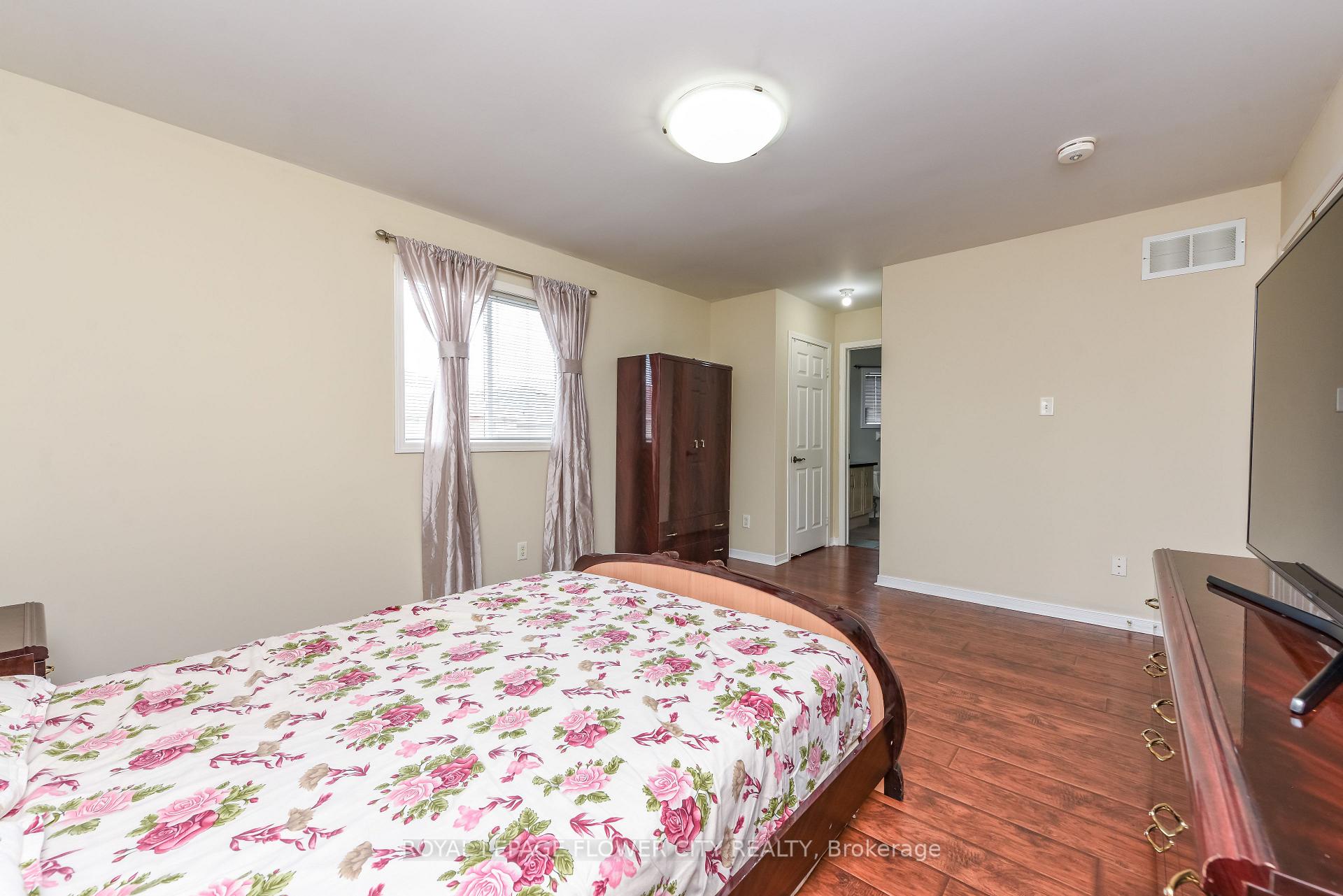 Photo 30 of 46 Pertosa Drive, Brampton, Fletcher's Meadow — HOMEH