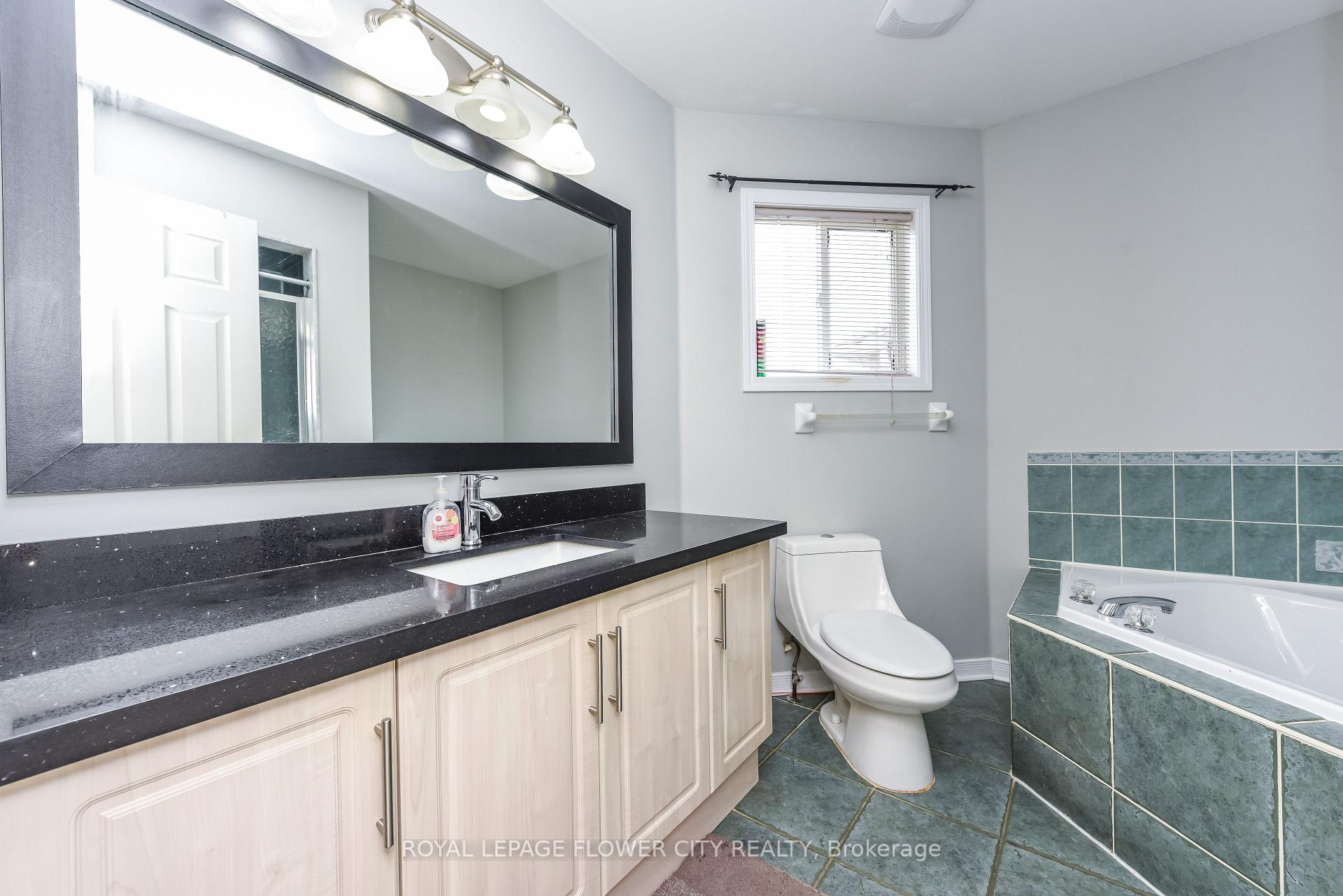 Photo 31 of 46 Pertosa Drive, Brampton, Fletcher's Meadow — HOMEH