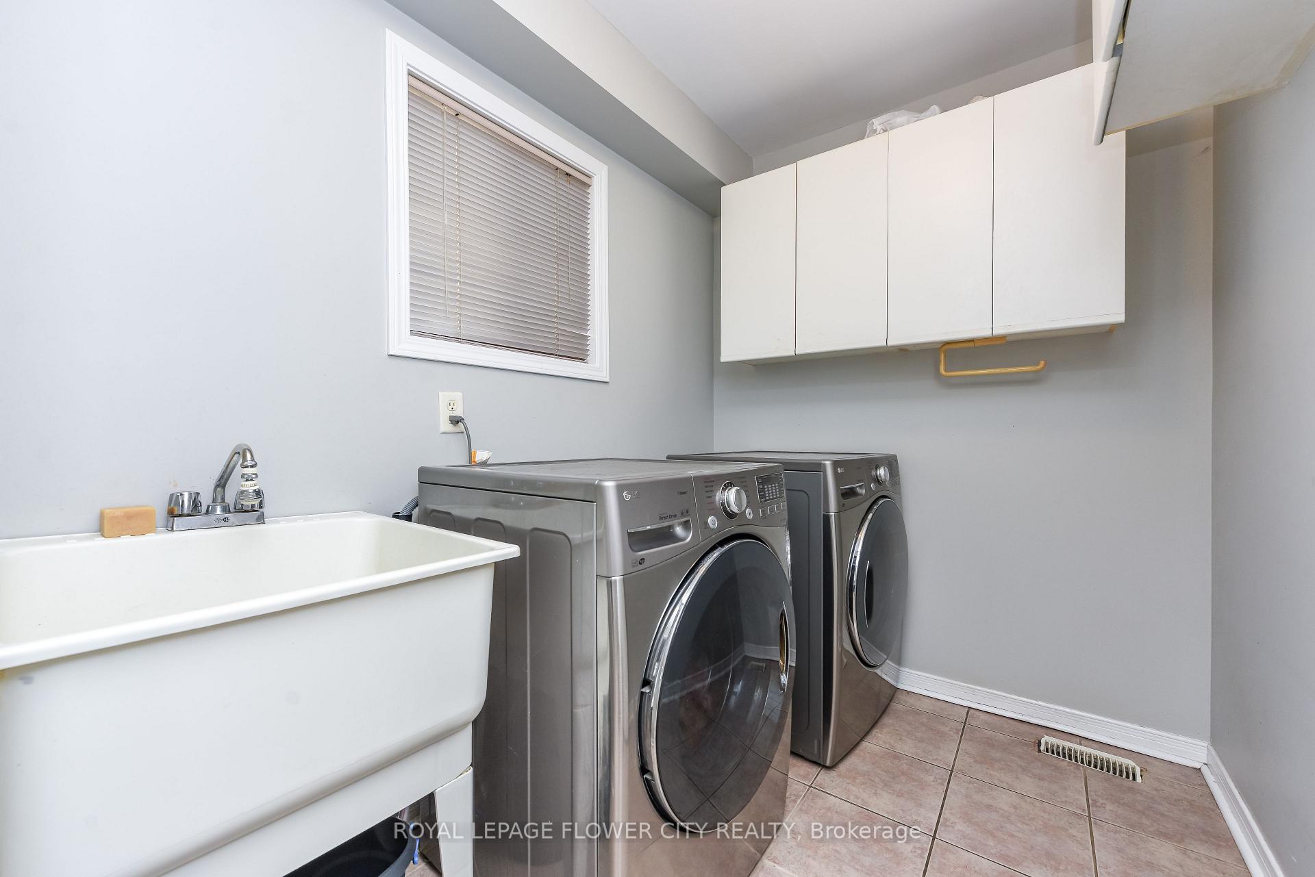 Photo 33 of 46 Pertosa Drive, Brampton, Fletcher's Meadow — HOMEH