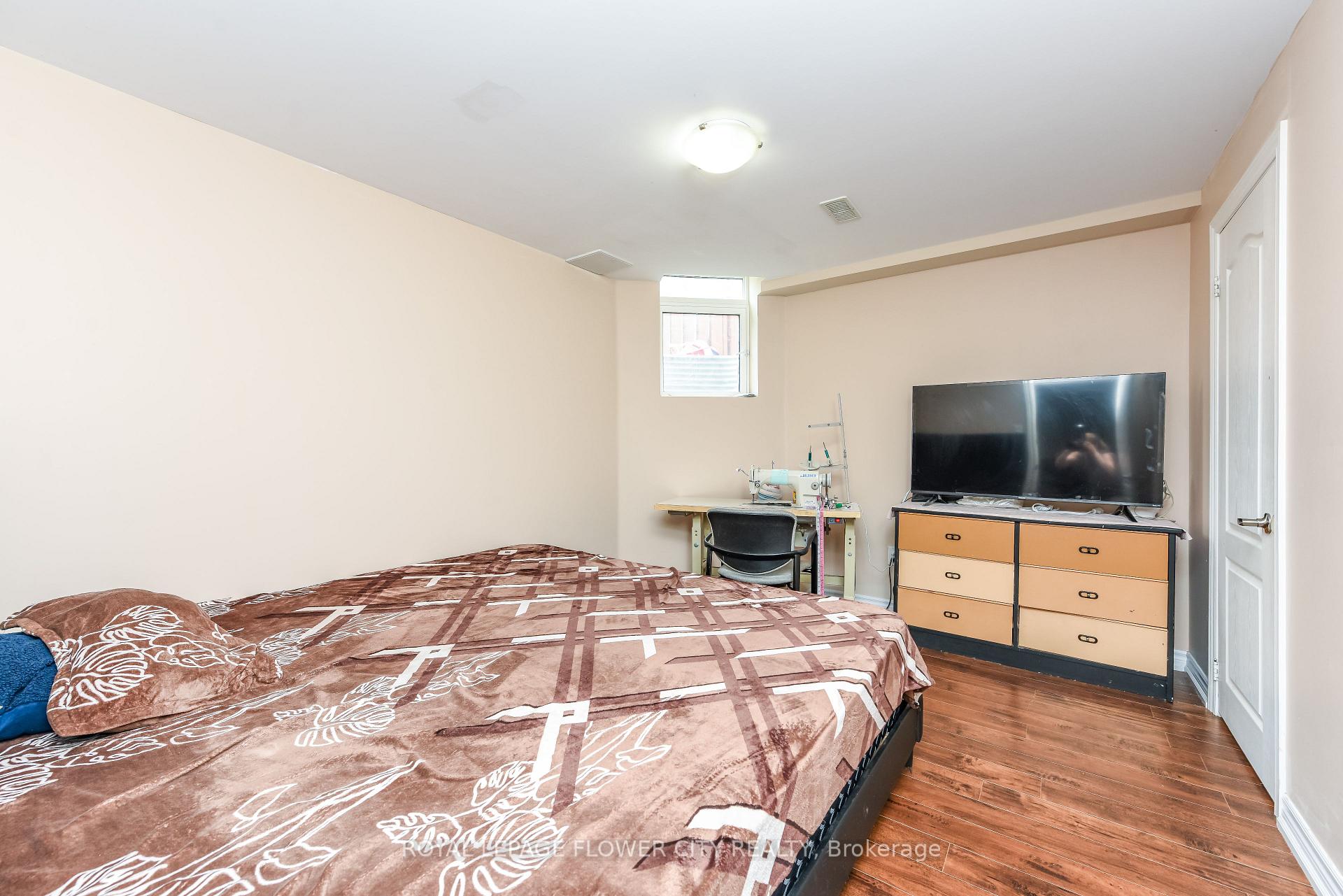 Photo 36 of 46 Pertosa Drive, Brampton, Fletcher's Meadow — HOMEH